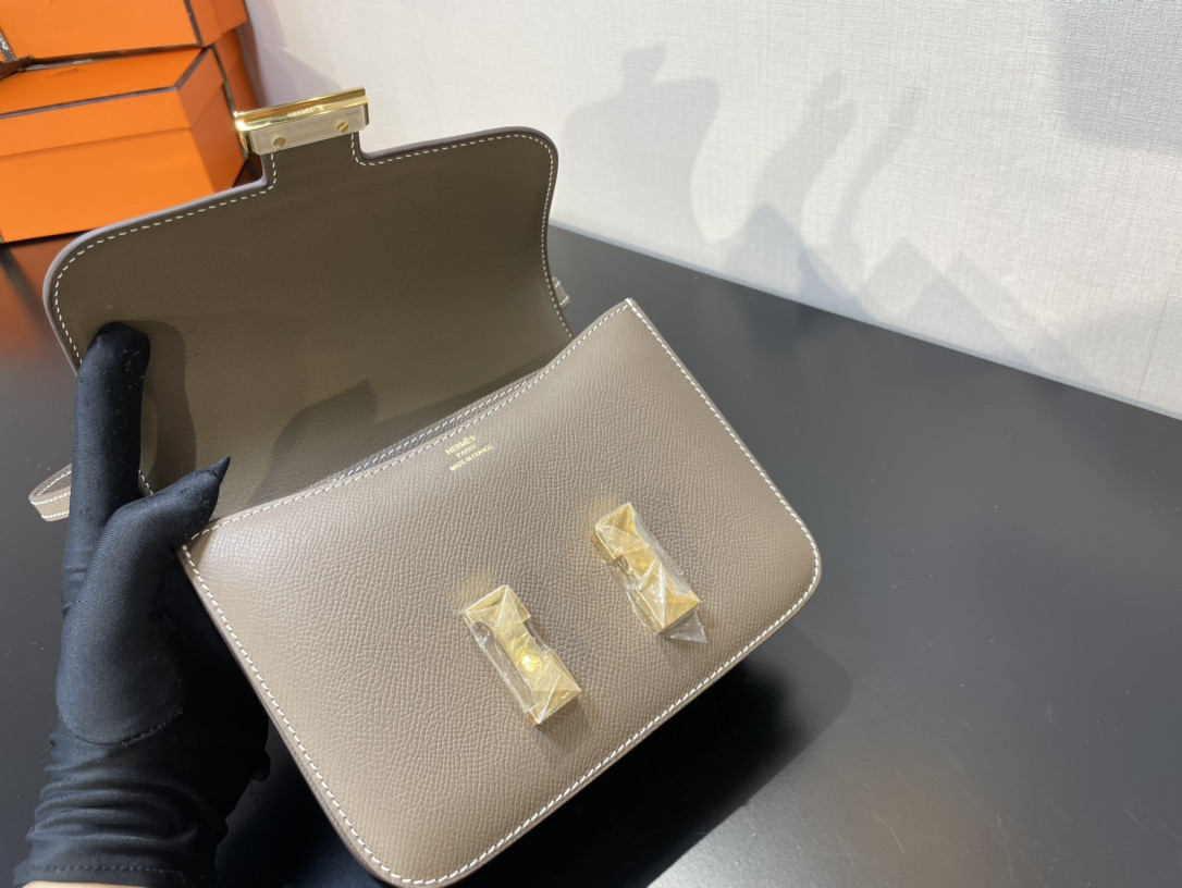 H**mes constance 19 epsom gold hardware 7.25" x 6.25" x 2.25"