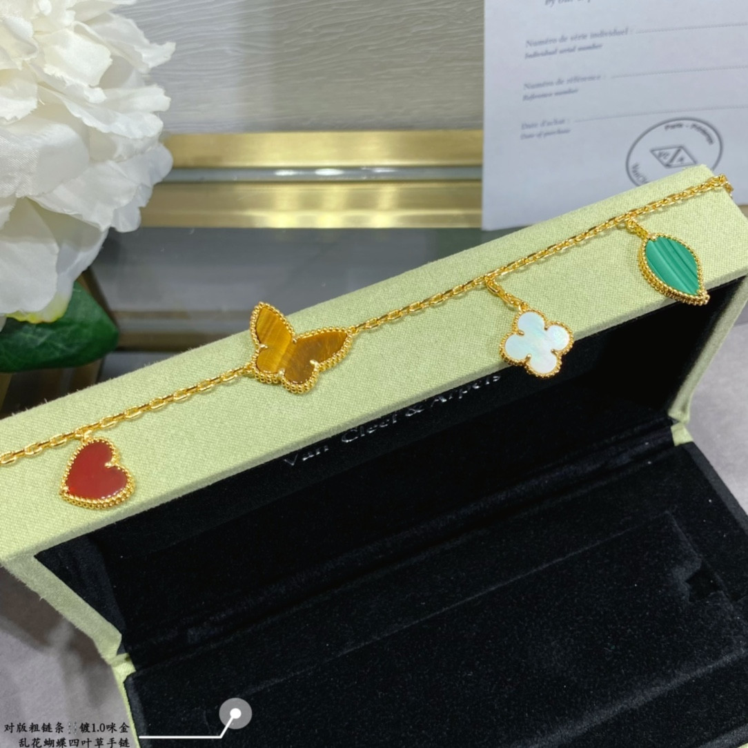 V*N CL*F & arpels flowers lucky bracelet