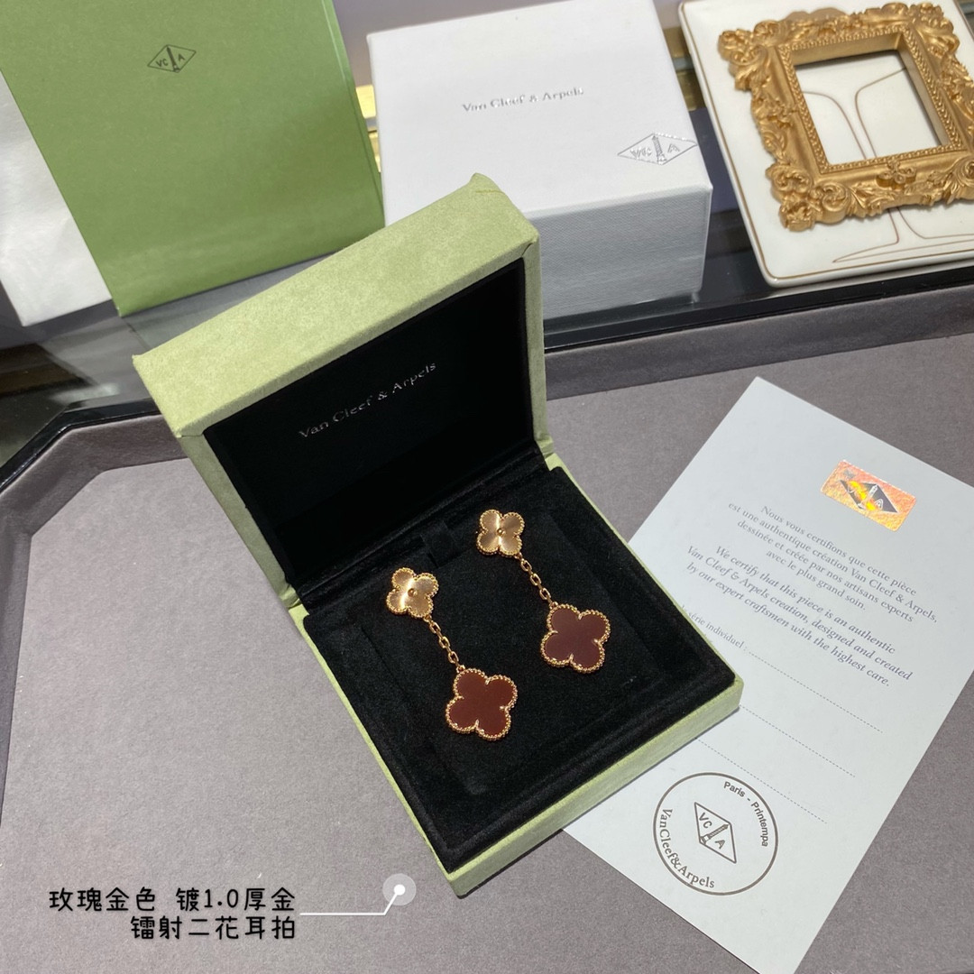 V*N CL*F & arpels laser red two flowers earrings