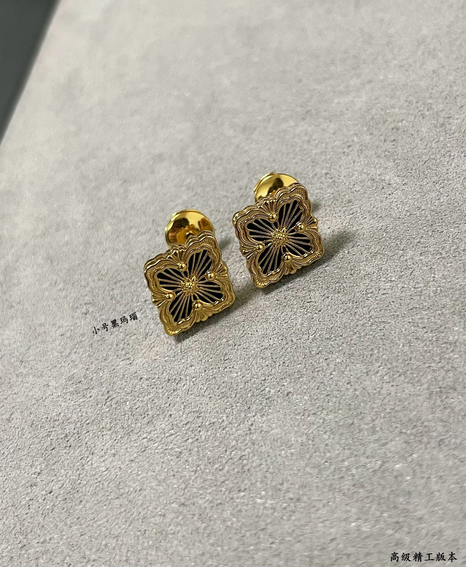 Bvcce11ati small black onyx opéra series stud earrings