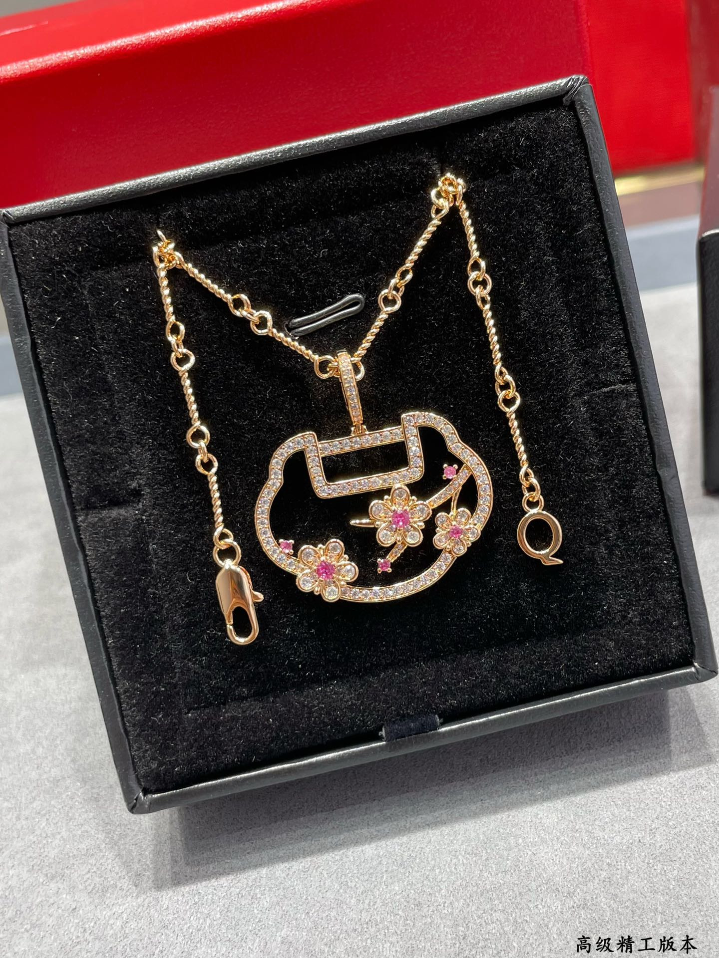 Qee1in three-flower ruyi lock necklace