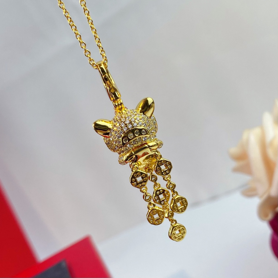 Qee1in dancing lion pendant necklace