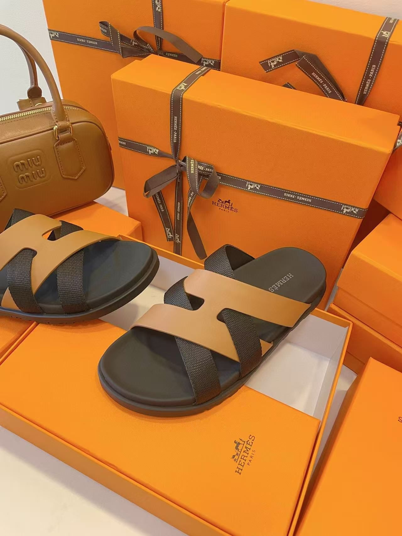 ua H**mes kazimir sandal