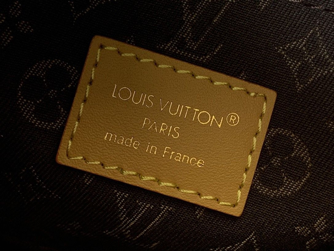 LV Express PM M26039 26x17x13.5cm