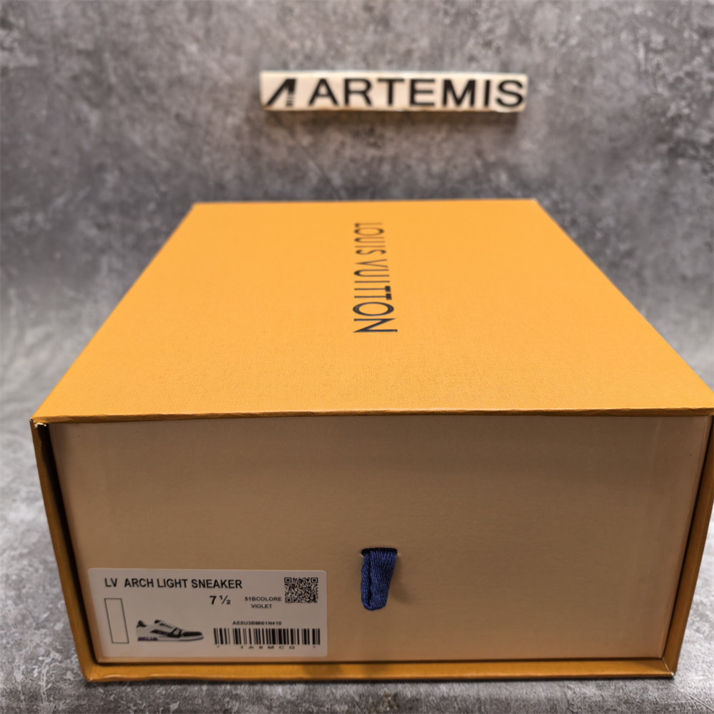 UA LV Trainer Sneaker