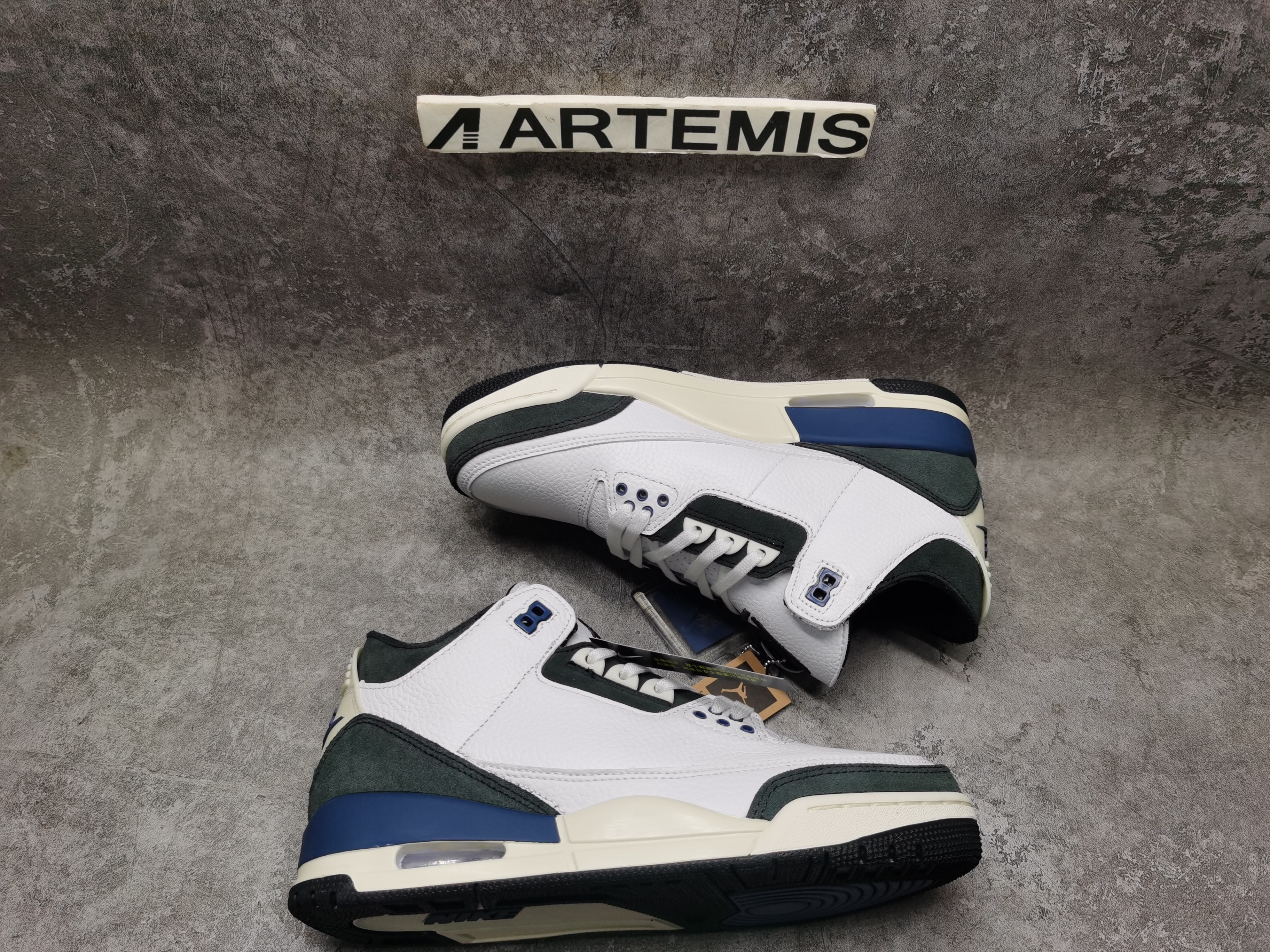 UA Jordan 3 Retro OG SP