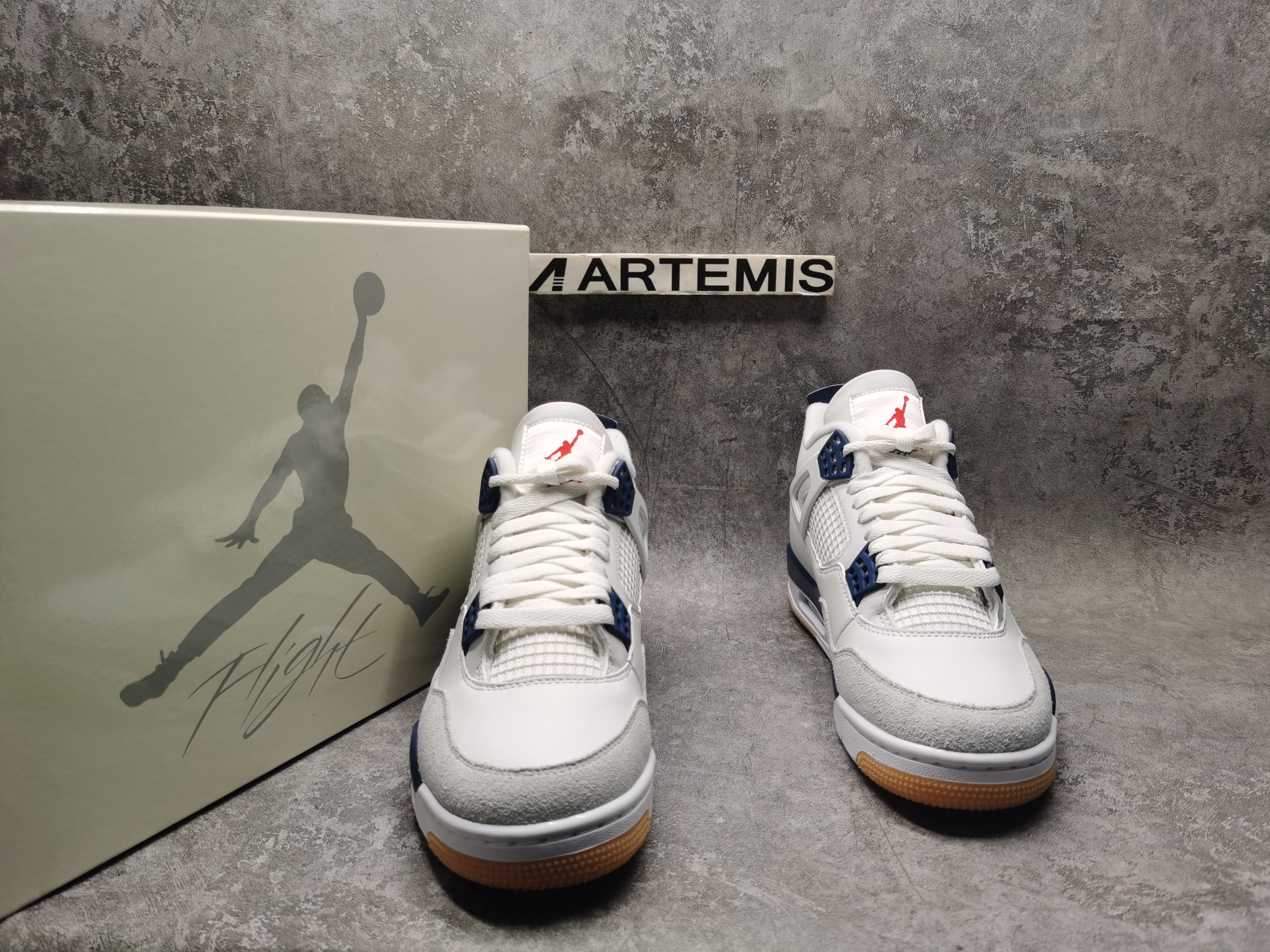 UA Air Jordan 4 Retro SB Navy