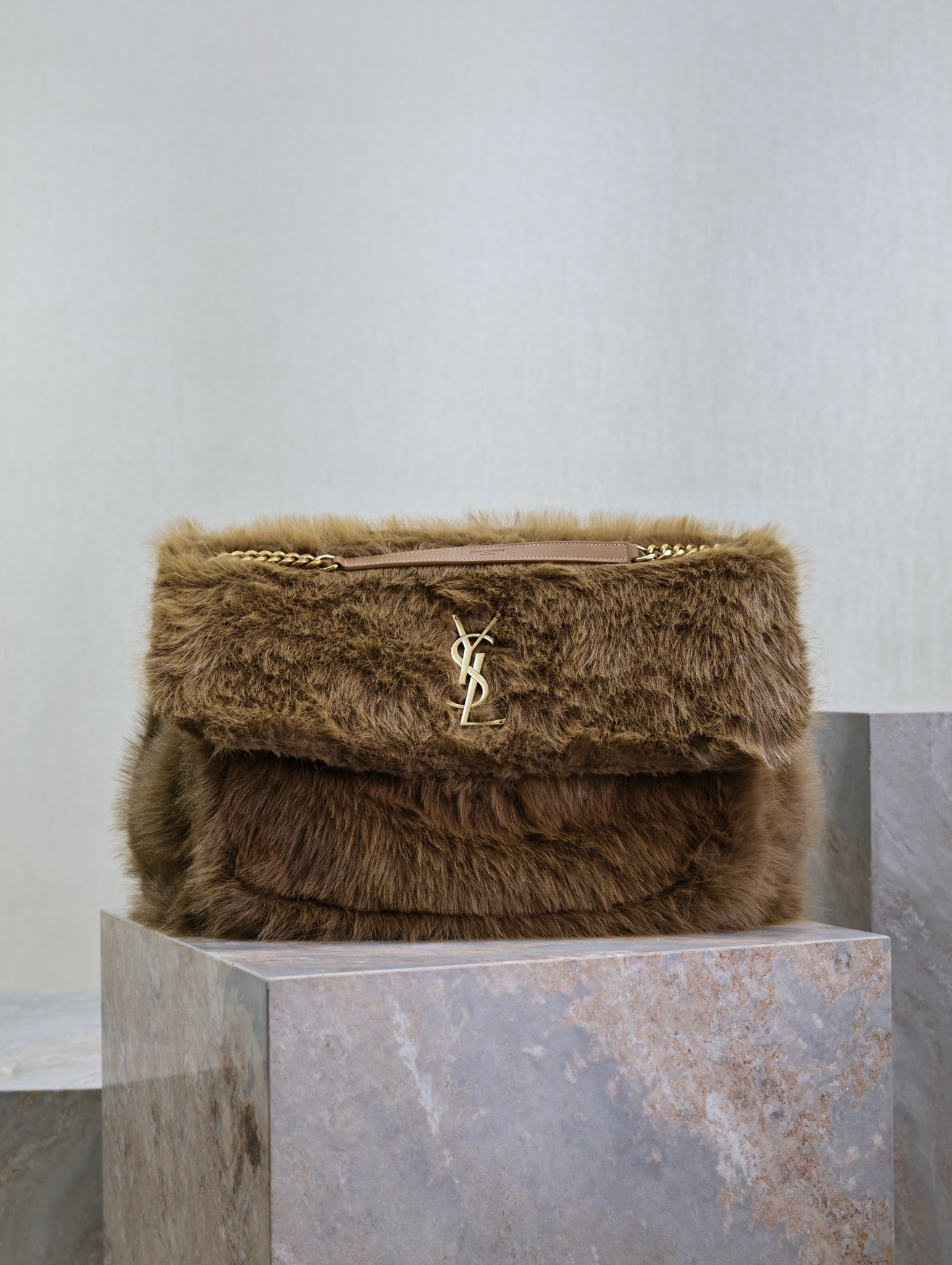 Y*L niki large in shearling 47 x 34 x 16 cm
