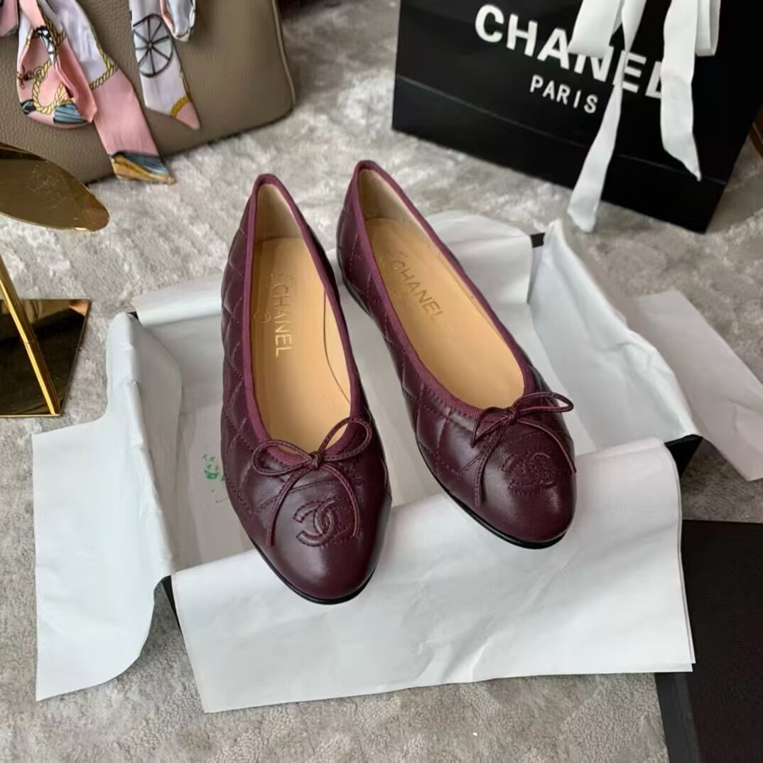 ua Ch*el ballet flats