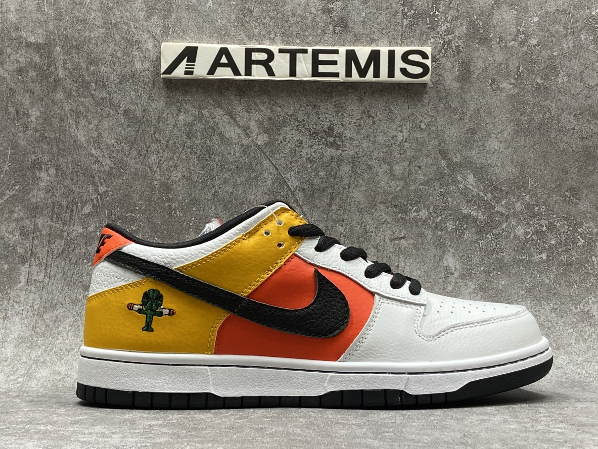 Nike SB Dunk Low Raygun Home
