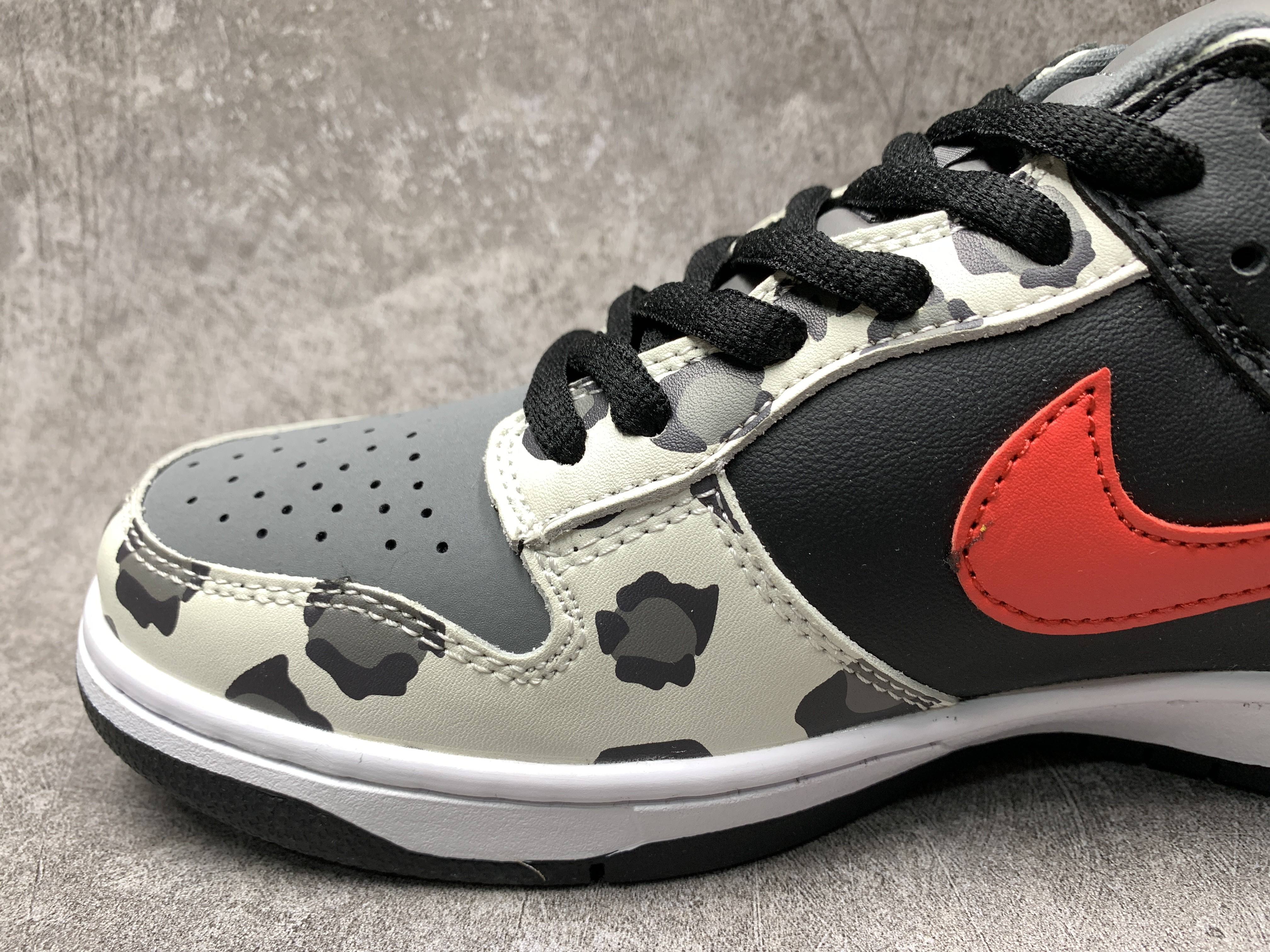 nike dunk sb low Gr*ffiti