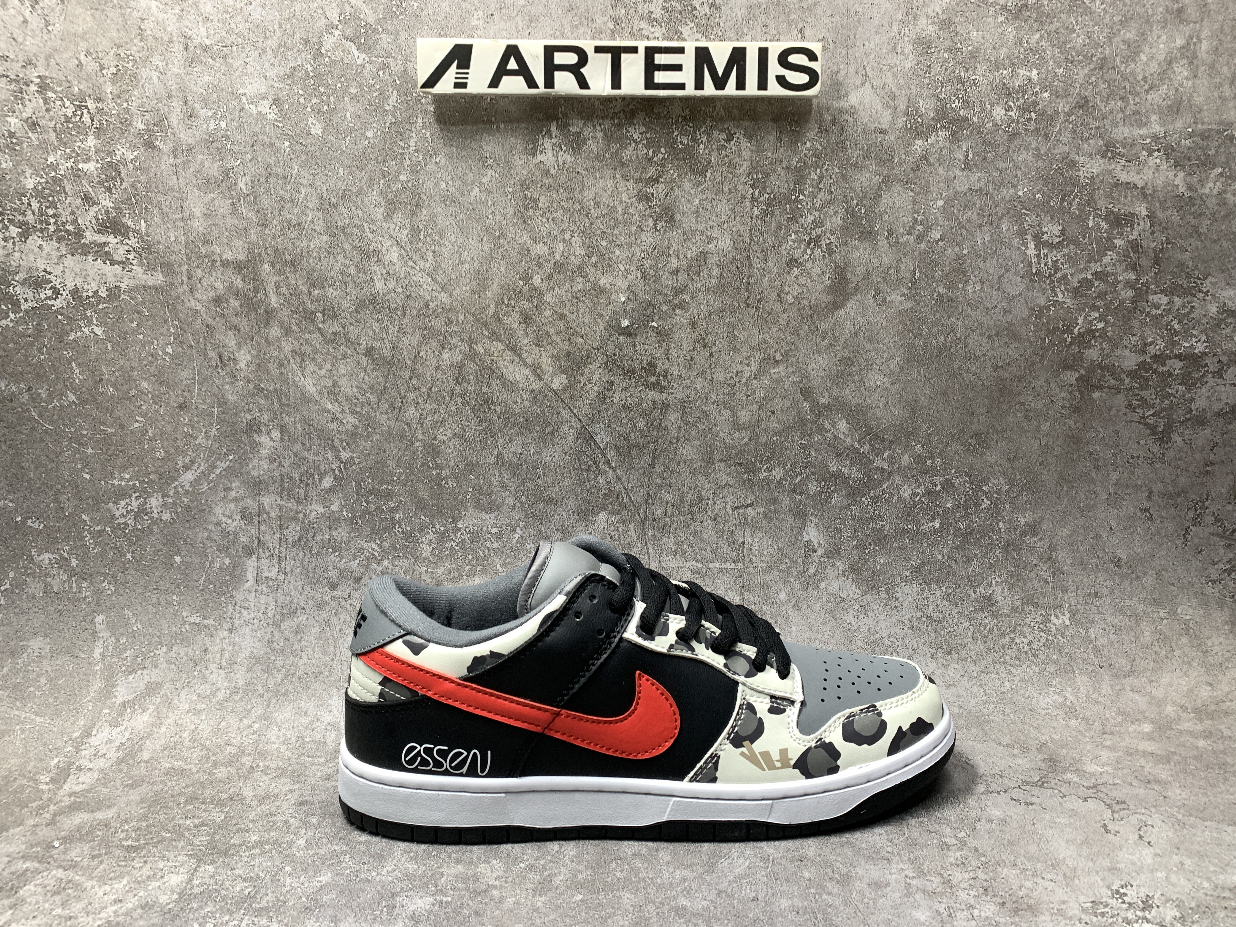 nike dunk sb low Gr*ffiti