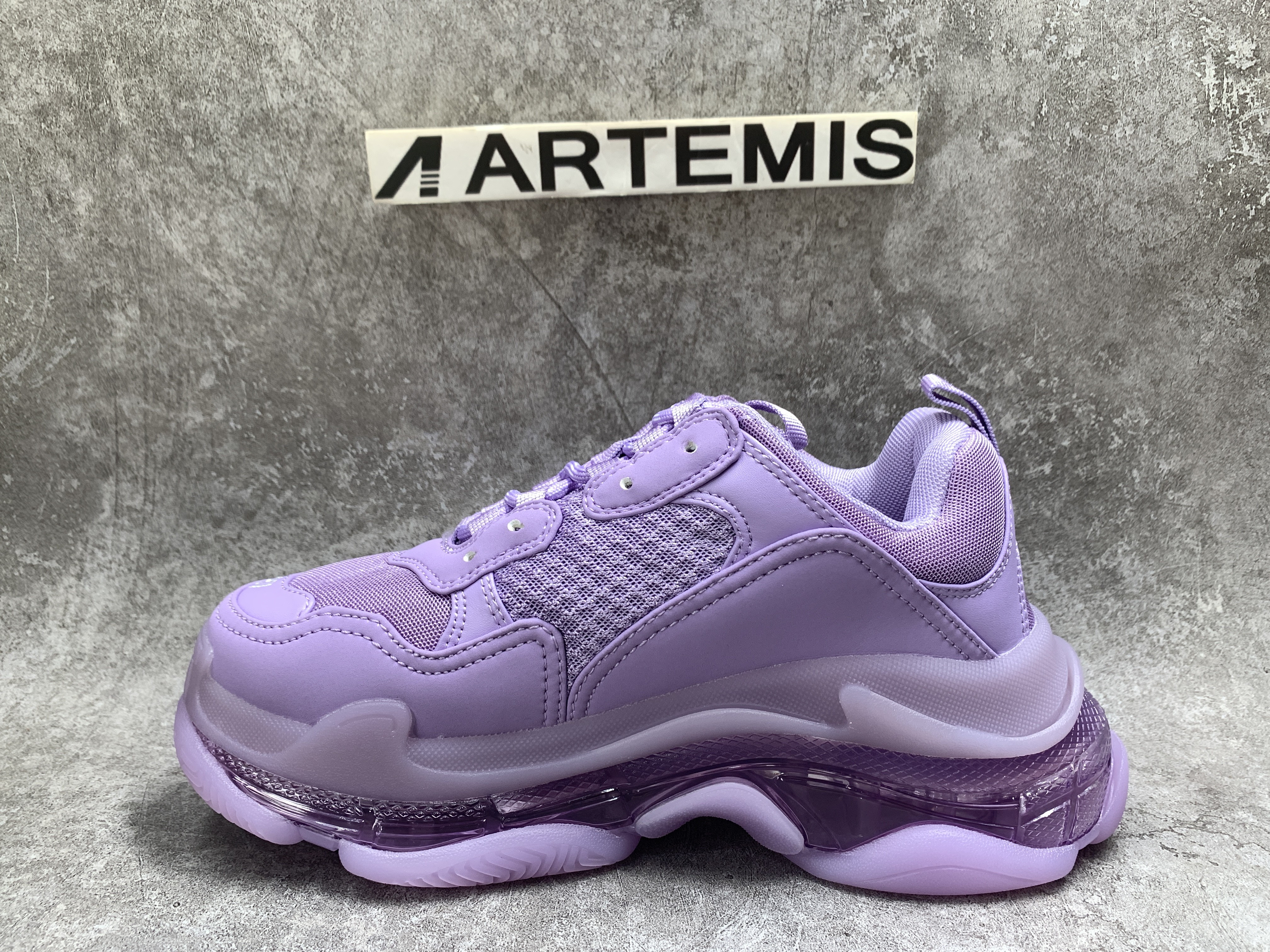 Balenciga Wmns Triple S Sneaker Clear Sole Light Lilac