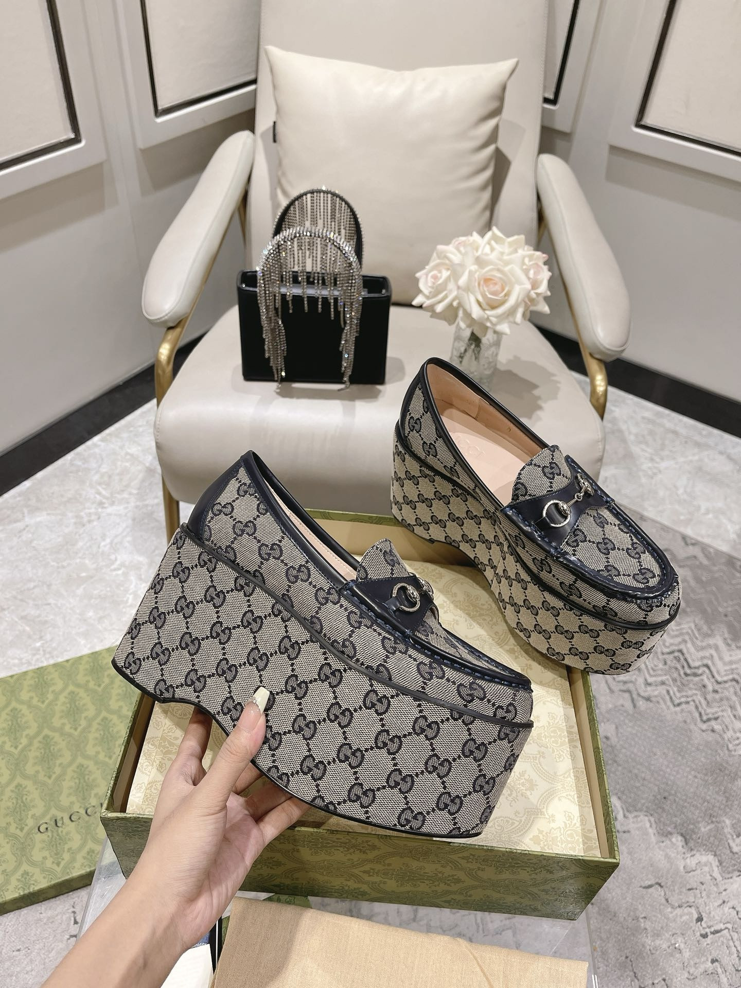 G*u*i horsebit platform loafer