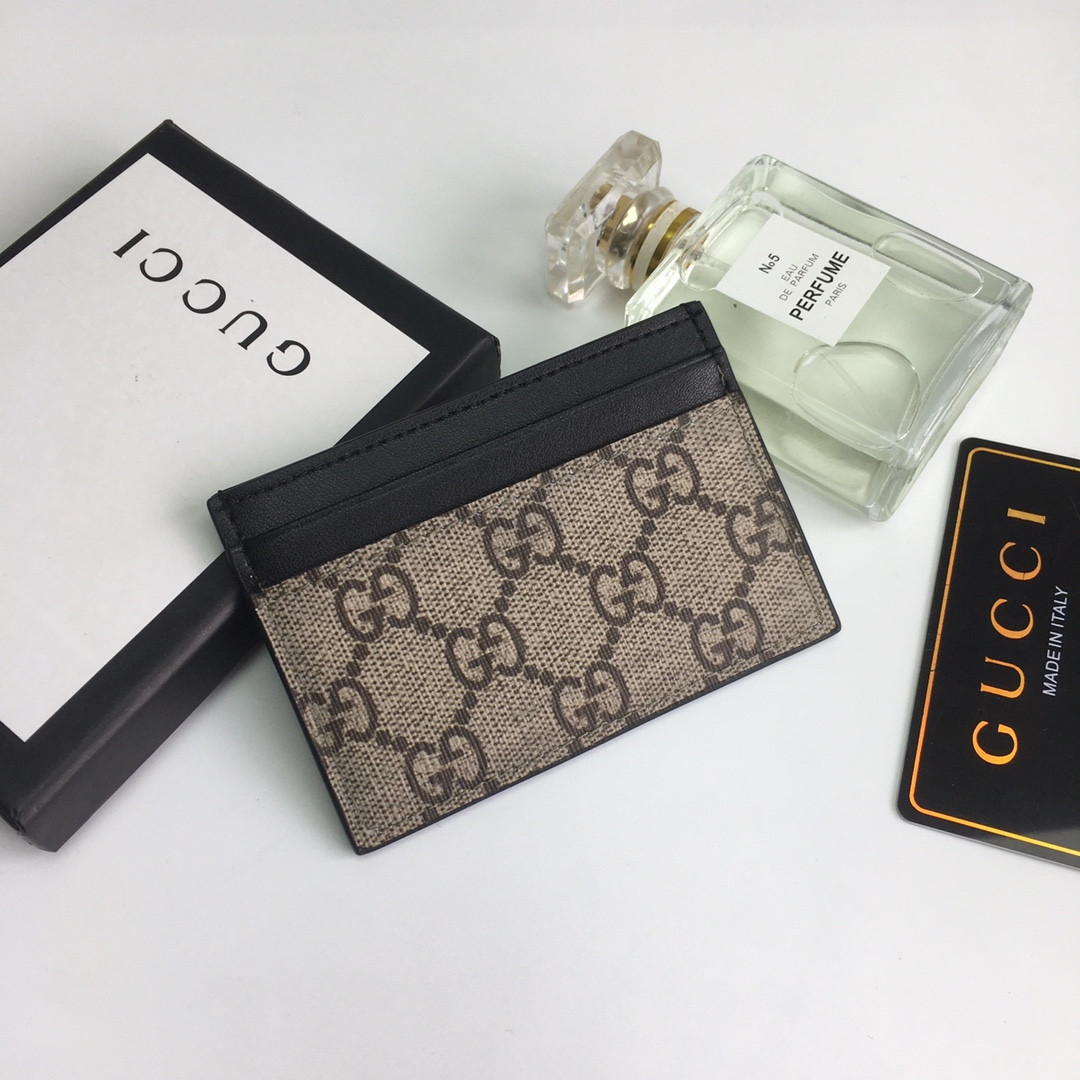 G*u*i gg  card case wallet