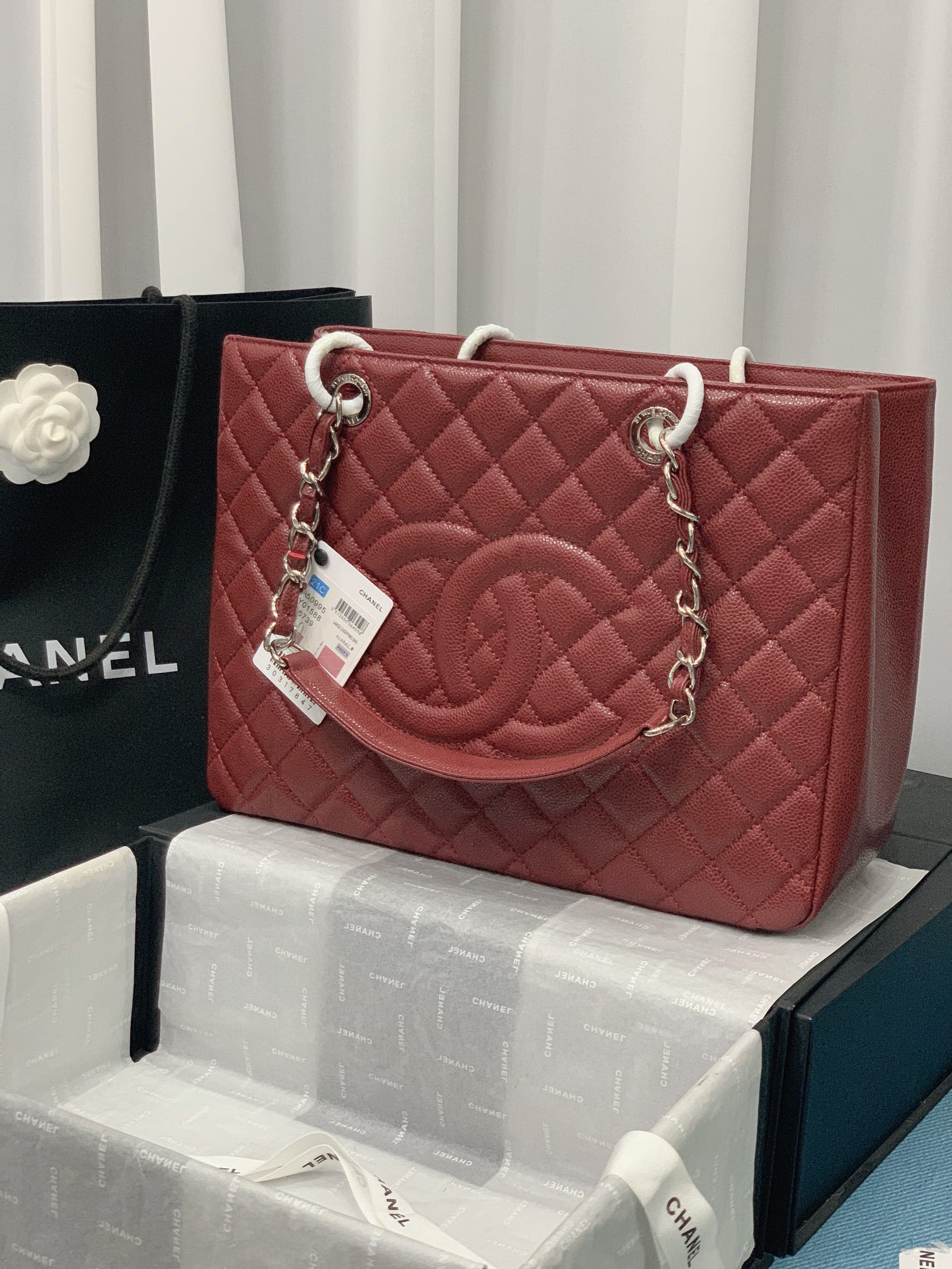 Ch*el gst caviar leather hardware 24x33x13cm