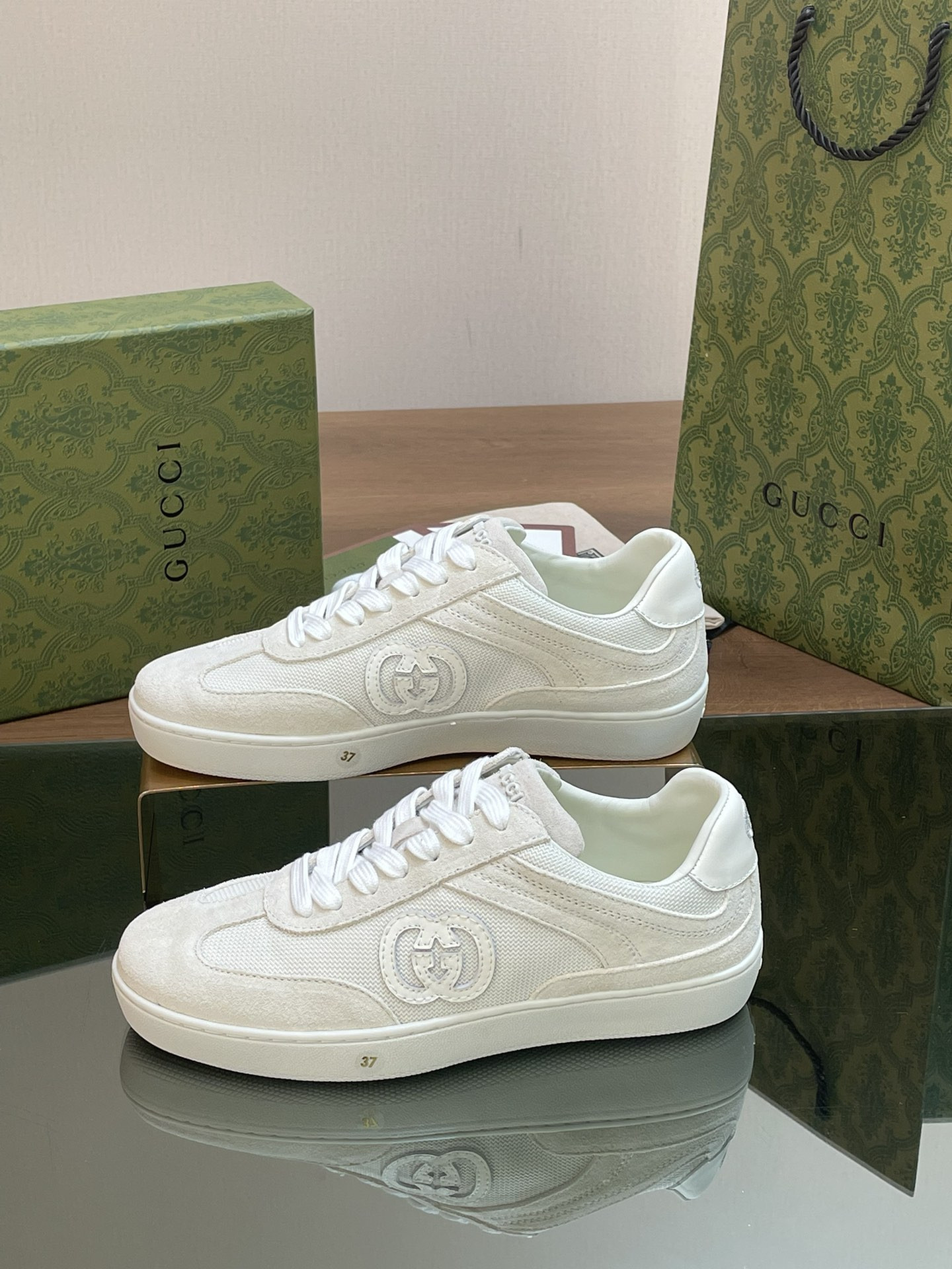 ua G*u*i interlocking g sneaker  white