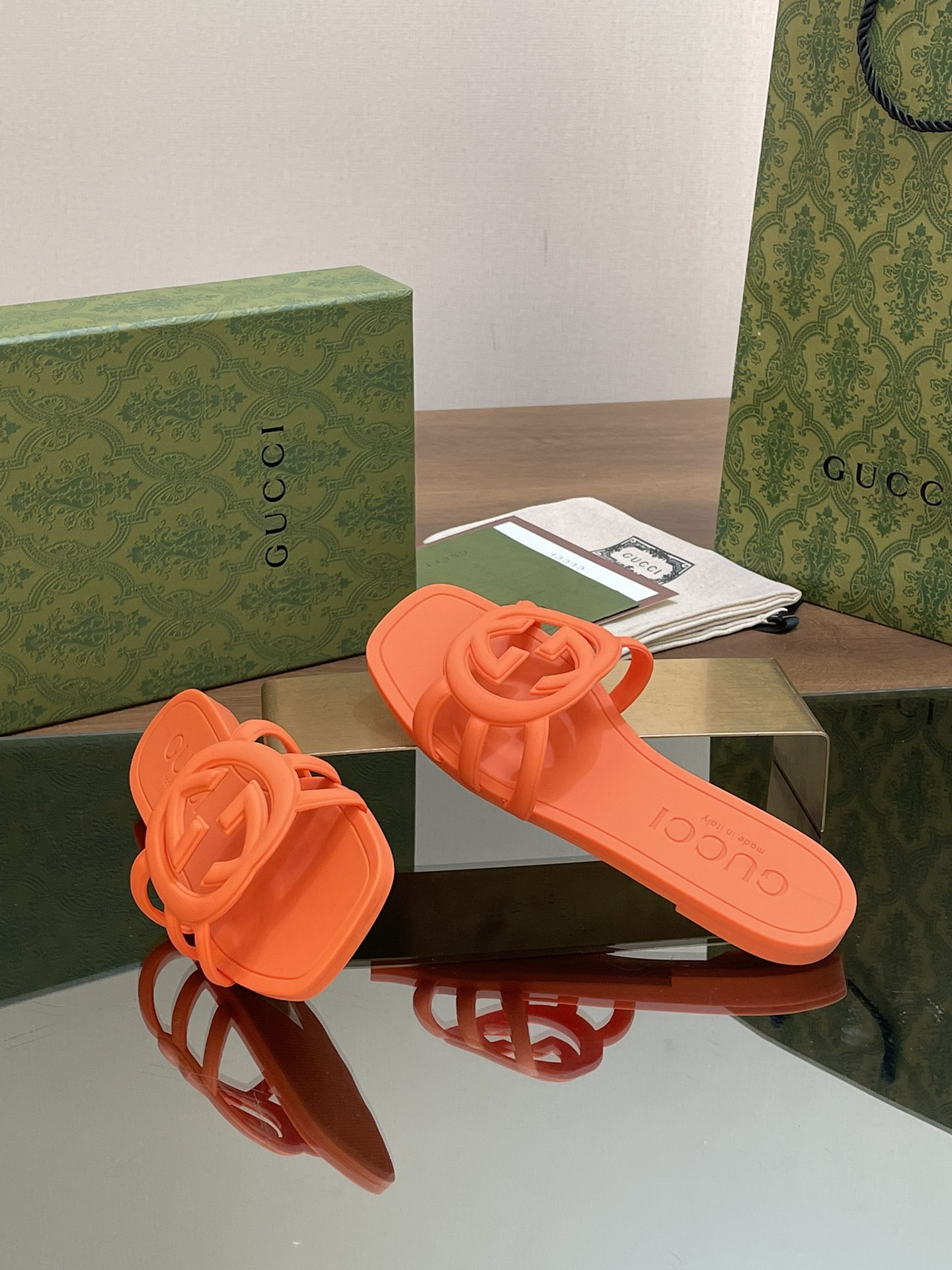 ua G*u*i interlocking g slide sandal orange