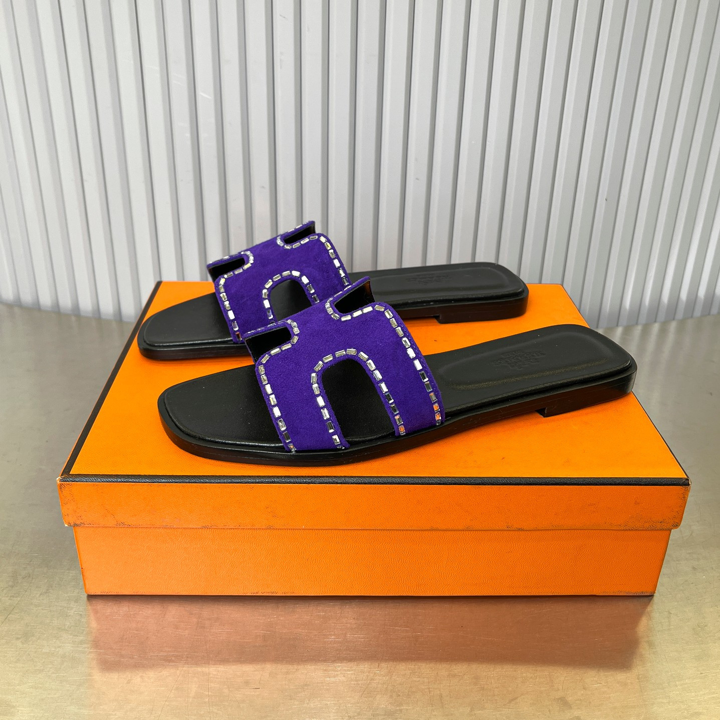 ua H**mes oran sandal
