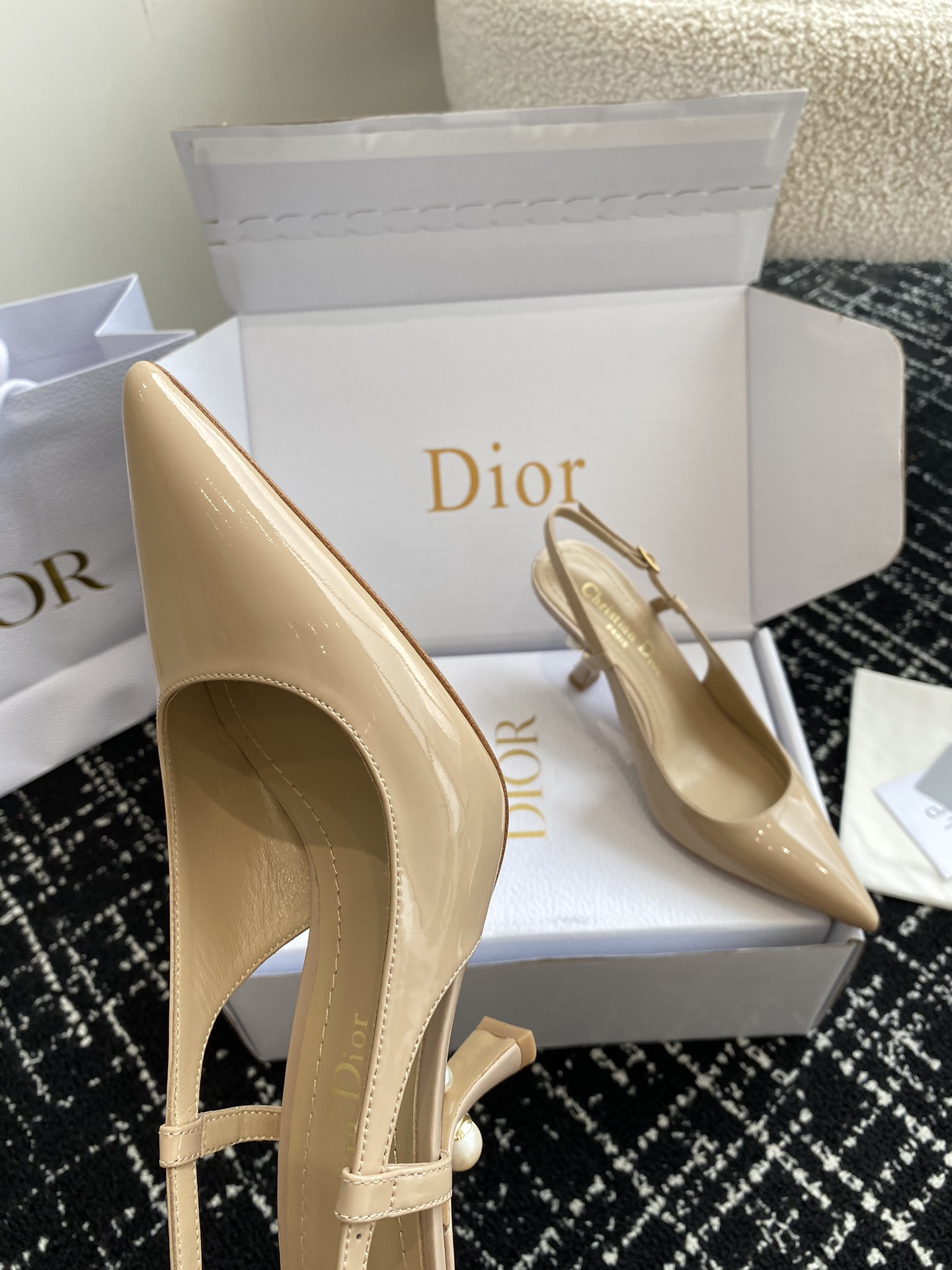 ua D*or tribales slingback pump