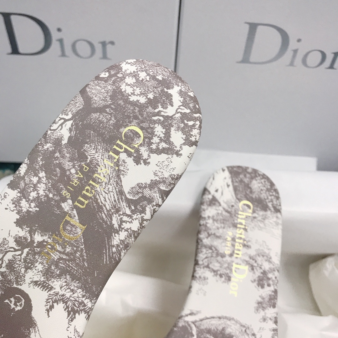 ua D*or dway slide