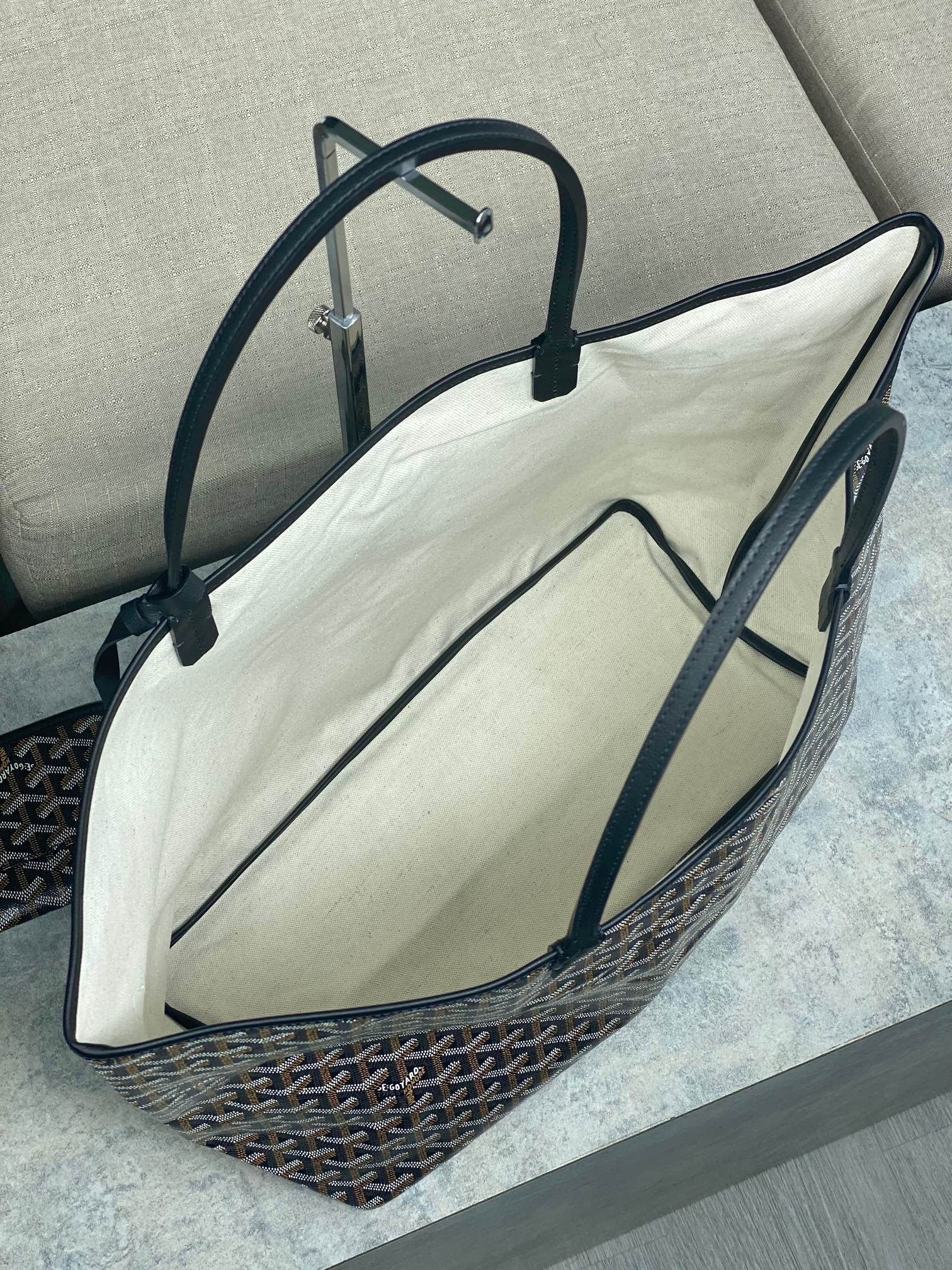 Go*ard saint l0*is gm bag 34 cm x 20 cm x 40 cm