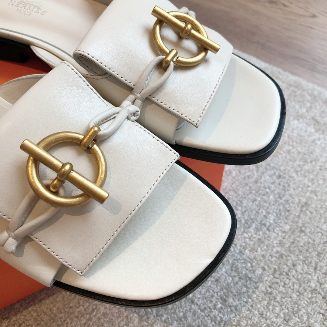 ua H**mes isle sandal