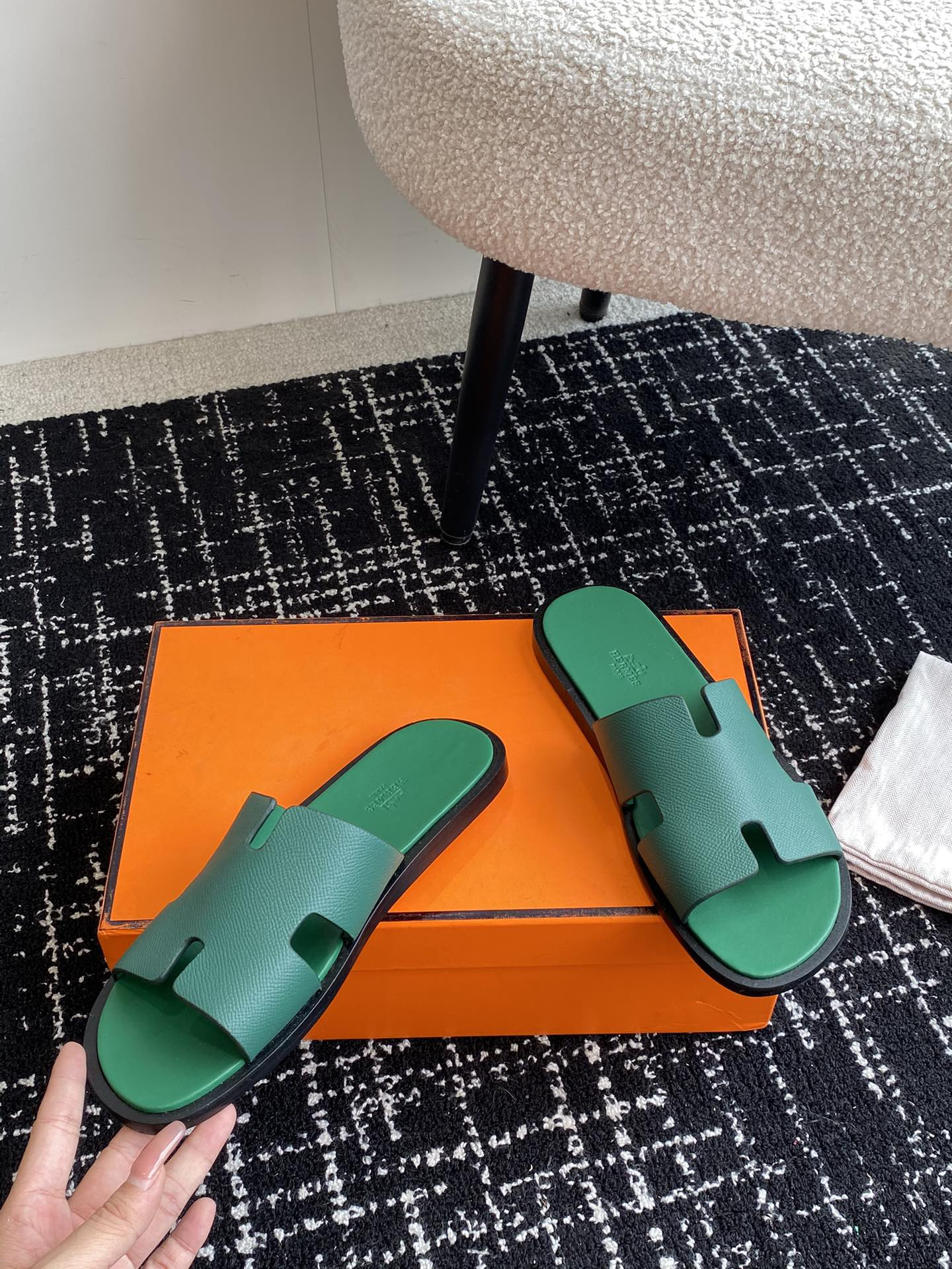ua H**mes izmir sandal