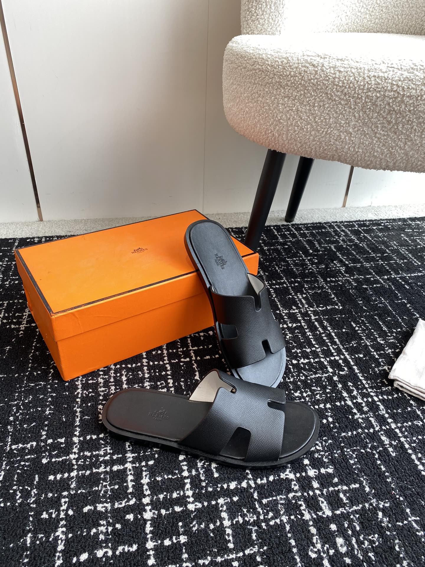 ua H**mes izmir sandal
