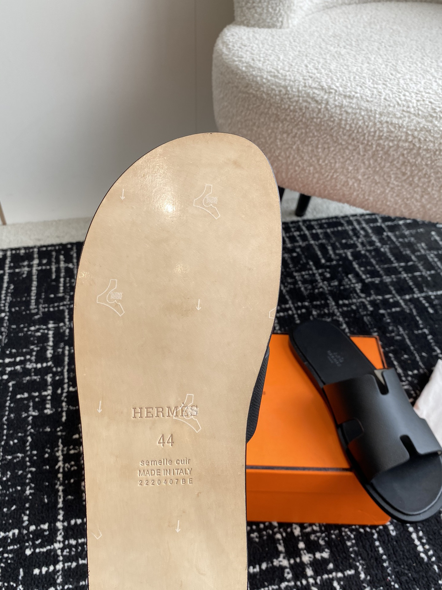 ua H**mes izmir sandal