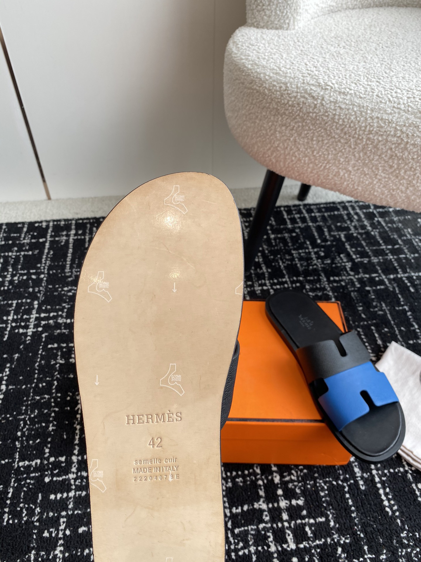ua H**mes izmir sandal
