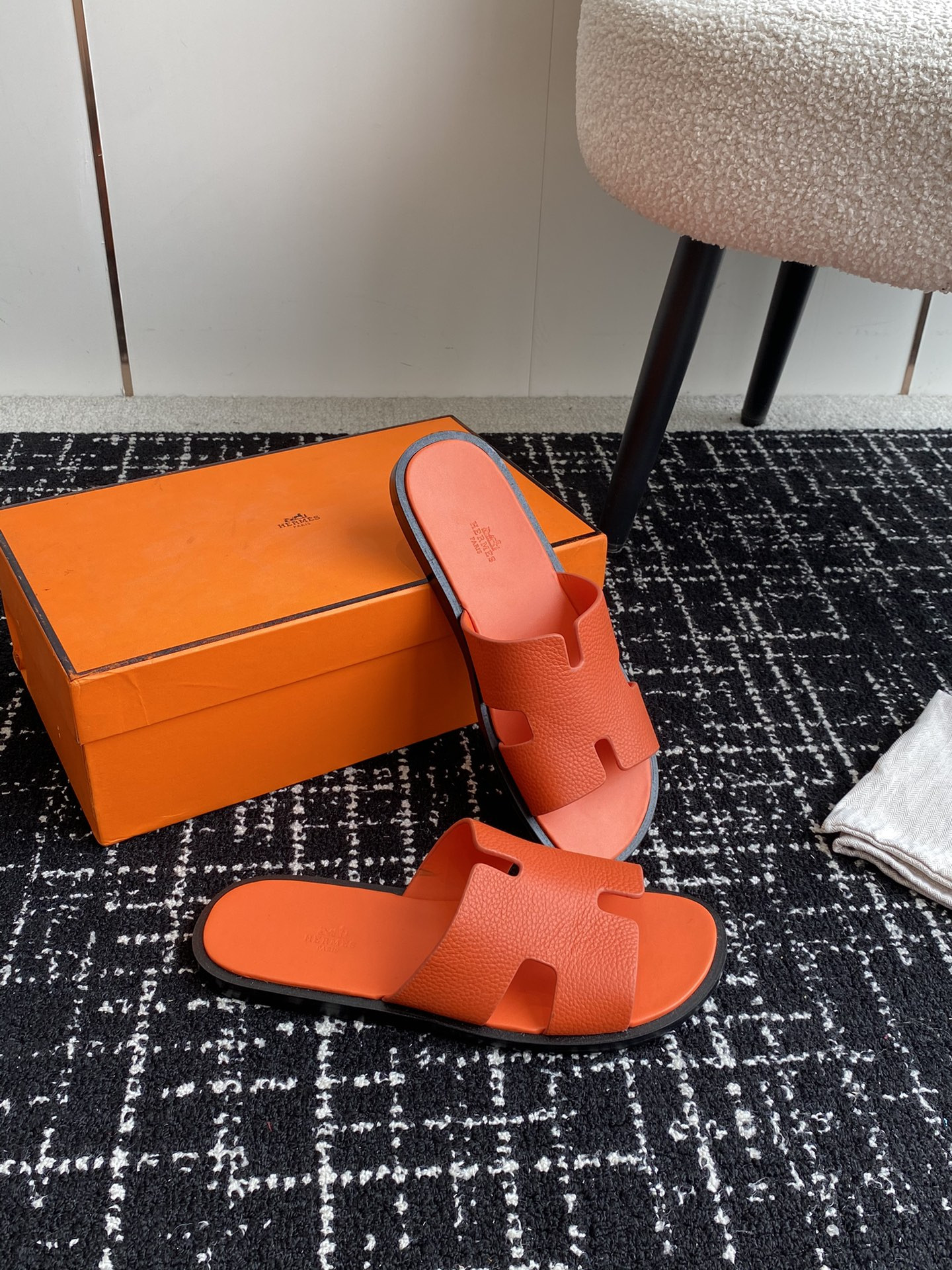 ua H**mes izmir sandal