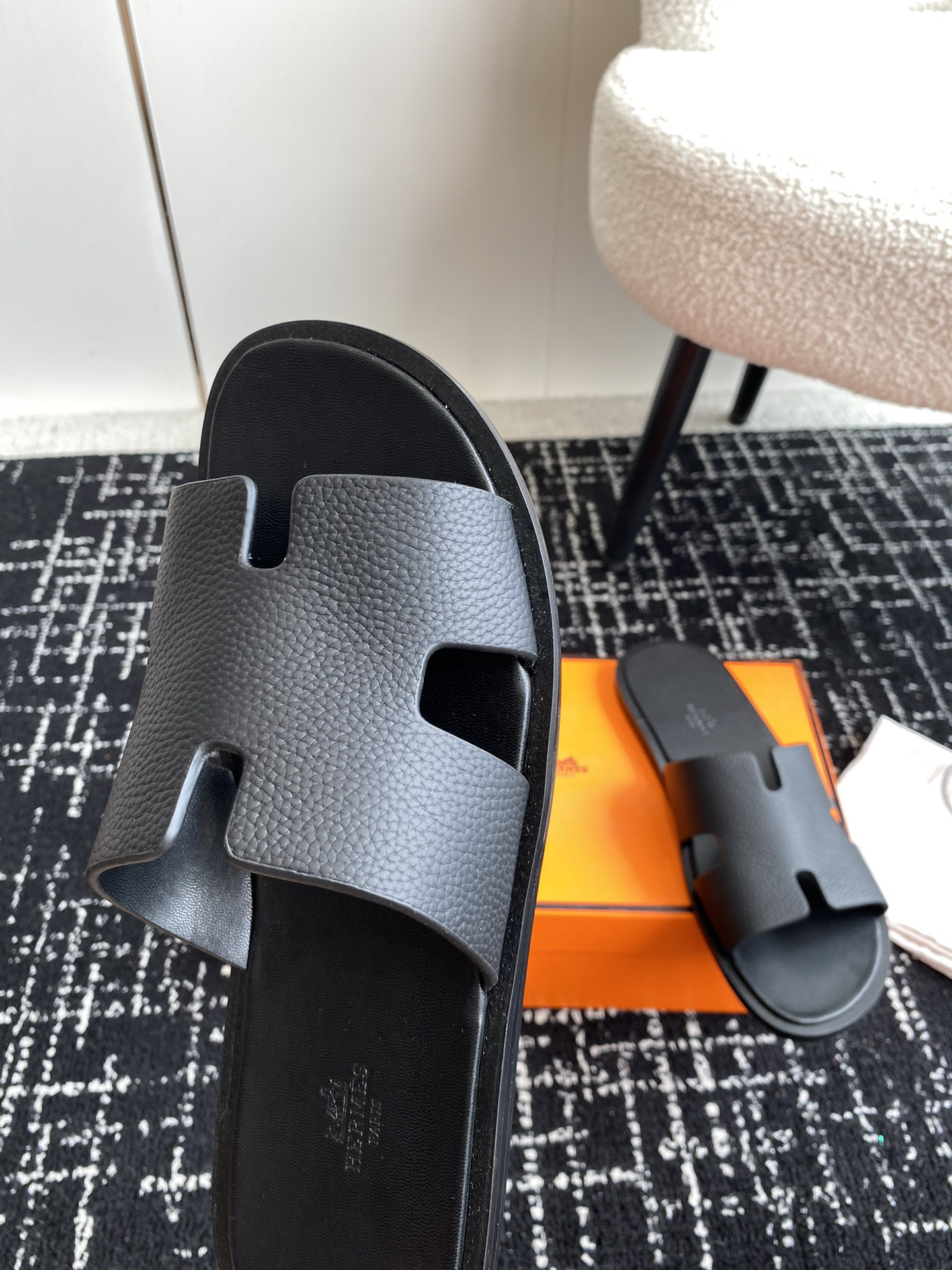 ua H**mes izmir sandal