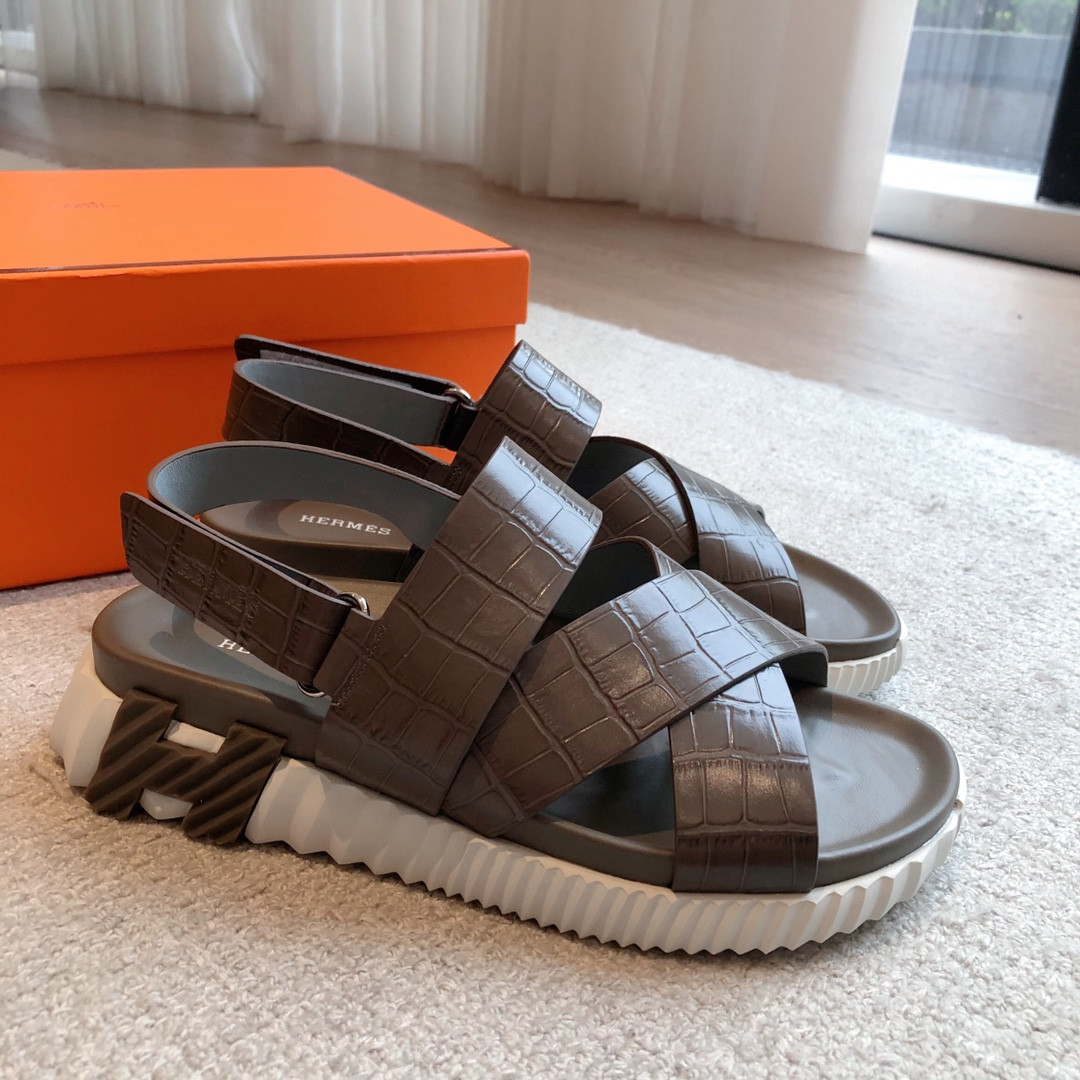 ua H**mes electric sandal