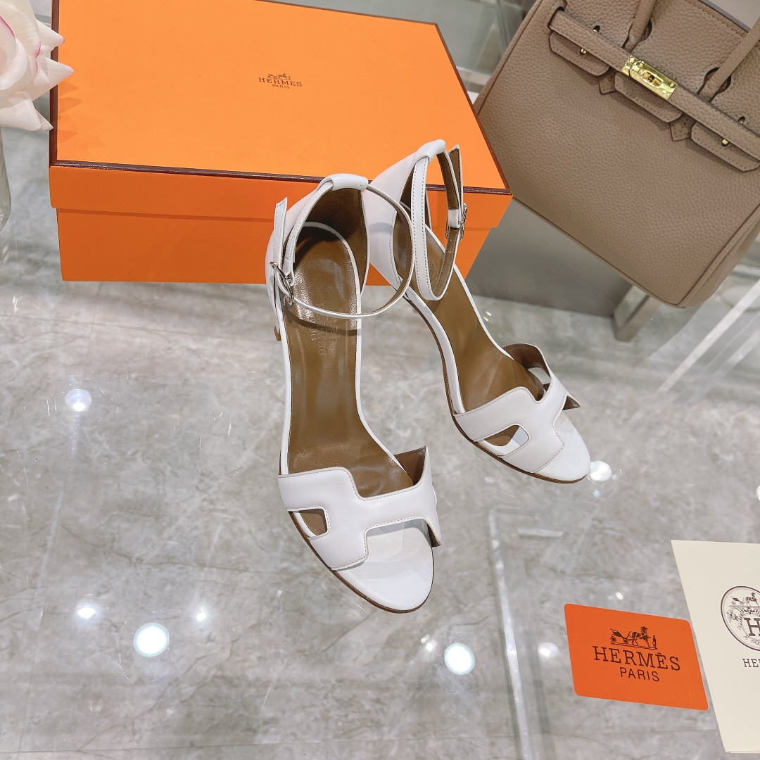 ua H**mes heeled sandal