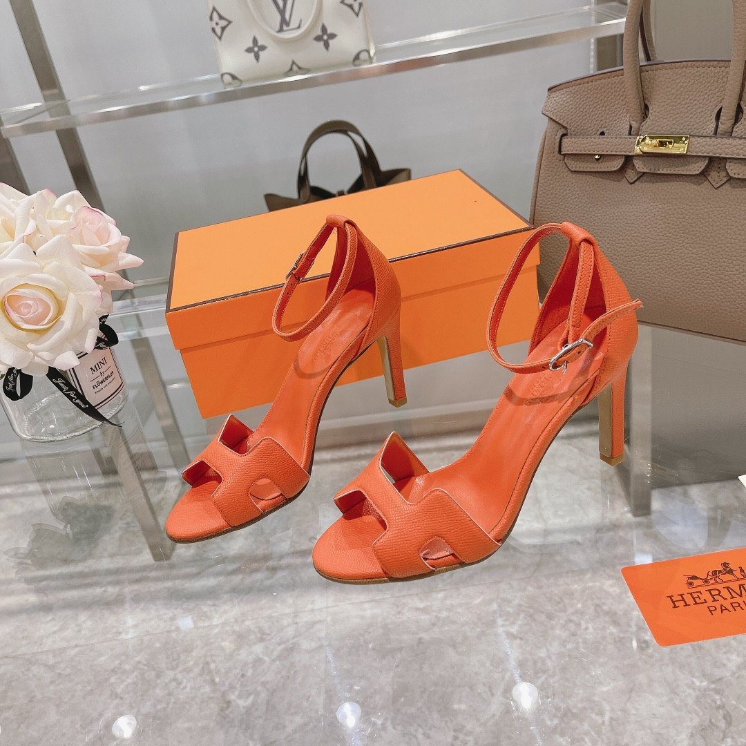 ua H**mes heeled sandal
