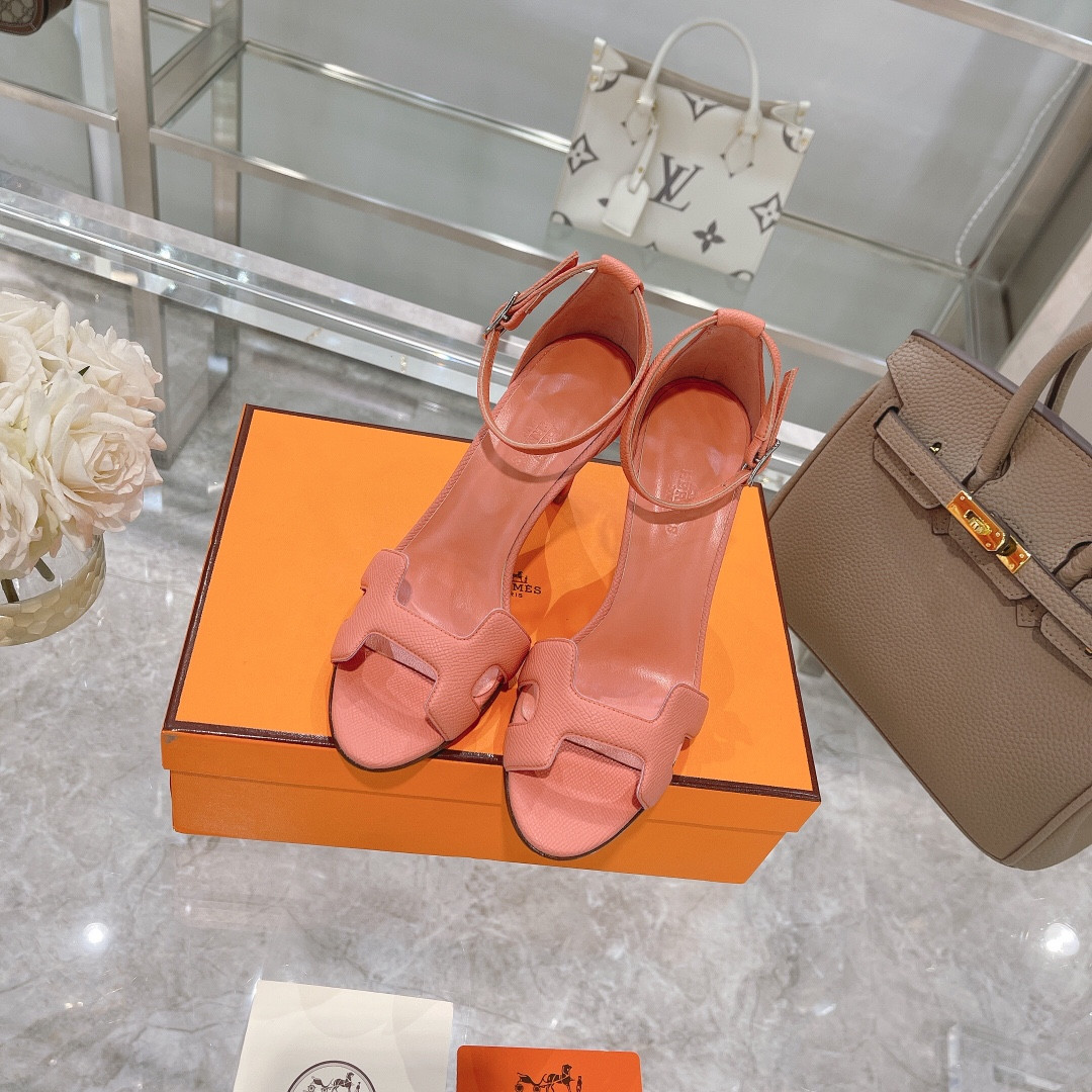 ua H**mes heeled sandal
