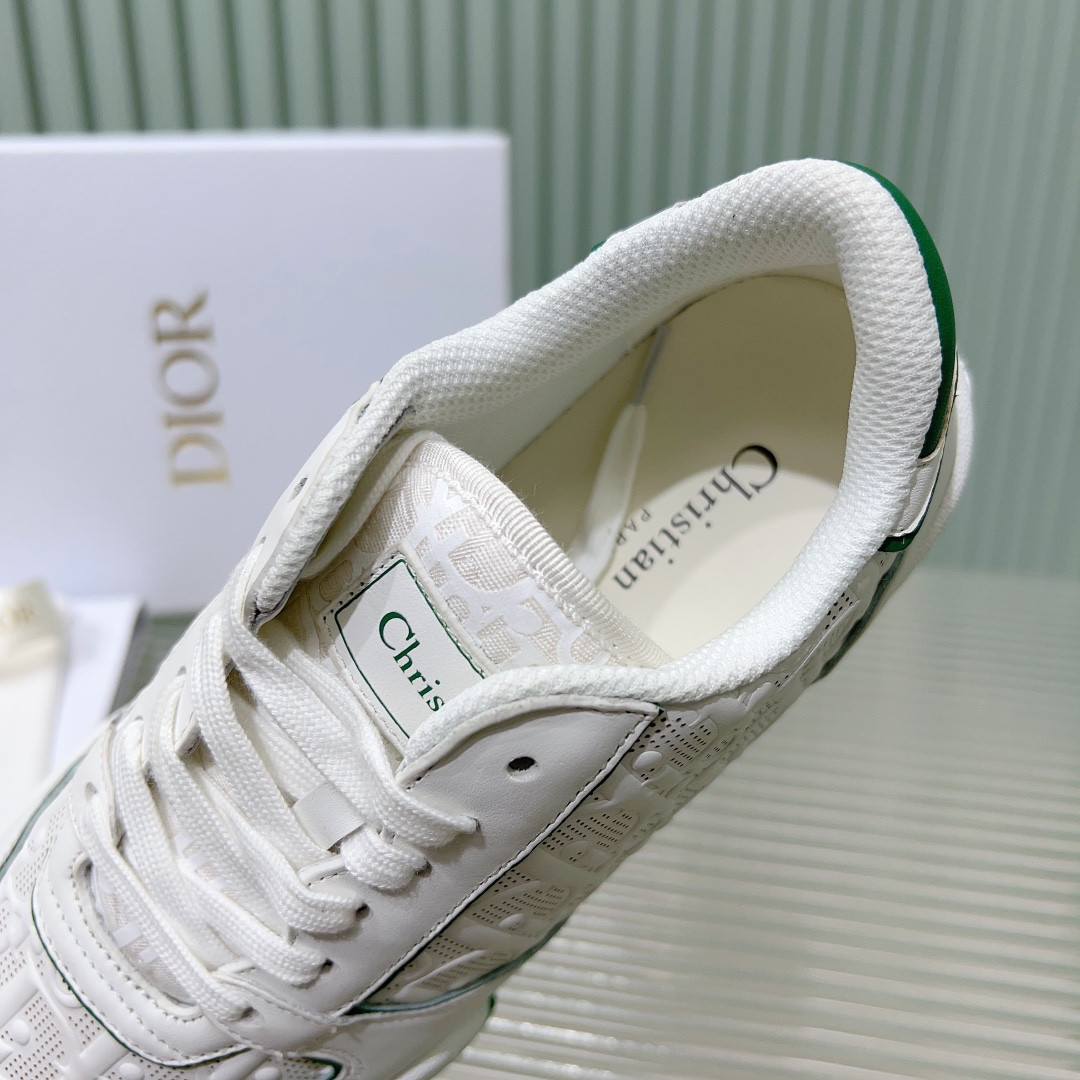 ua D*or one sneaker