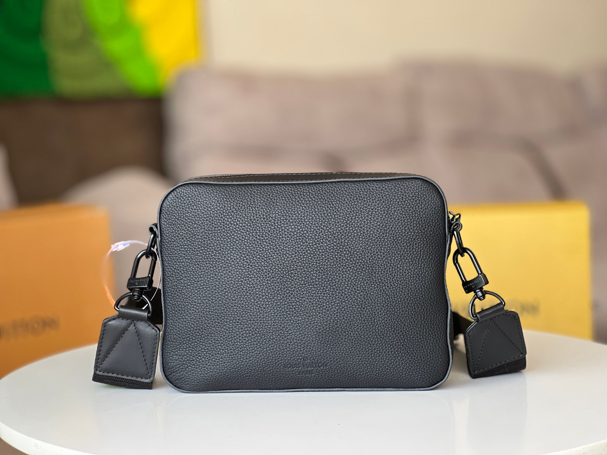 LV Fastline Messenger M22482 23.5×18×7CM