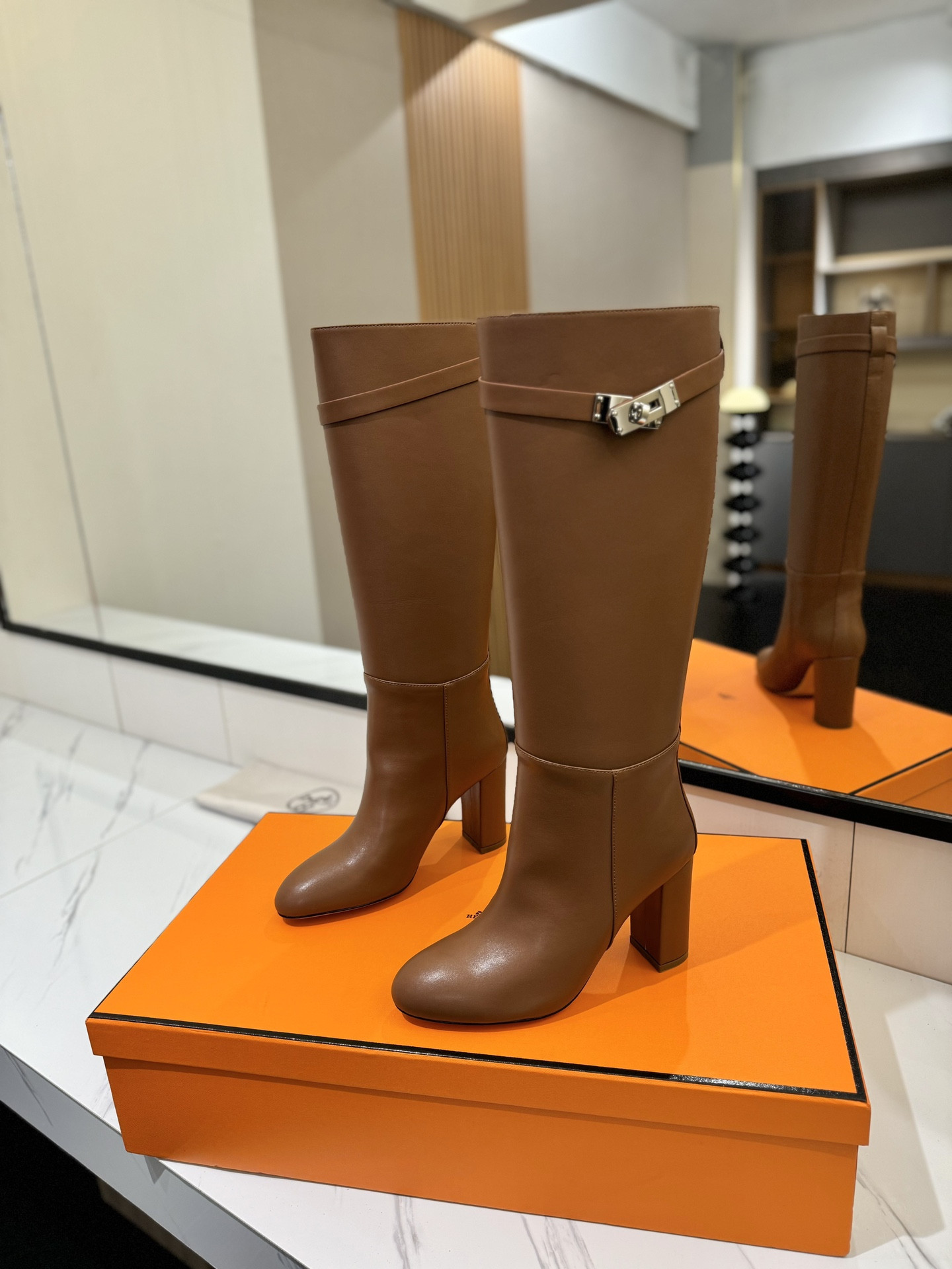 ua H**mes jumping boots (heel height 8.5cm)
