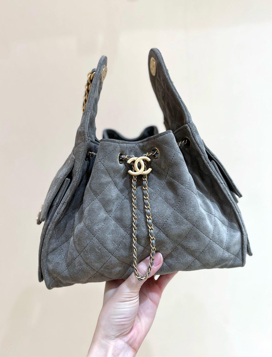Ch*el 25c bucket bag 26x30x14cm