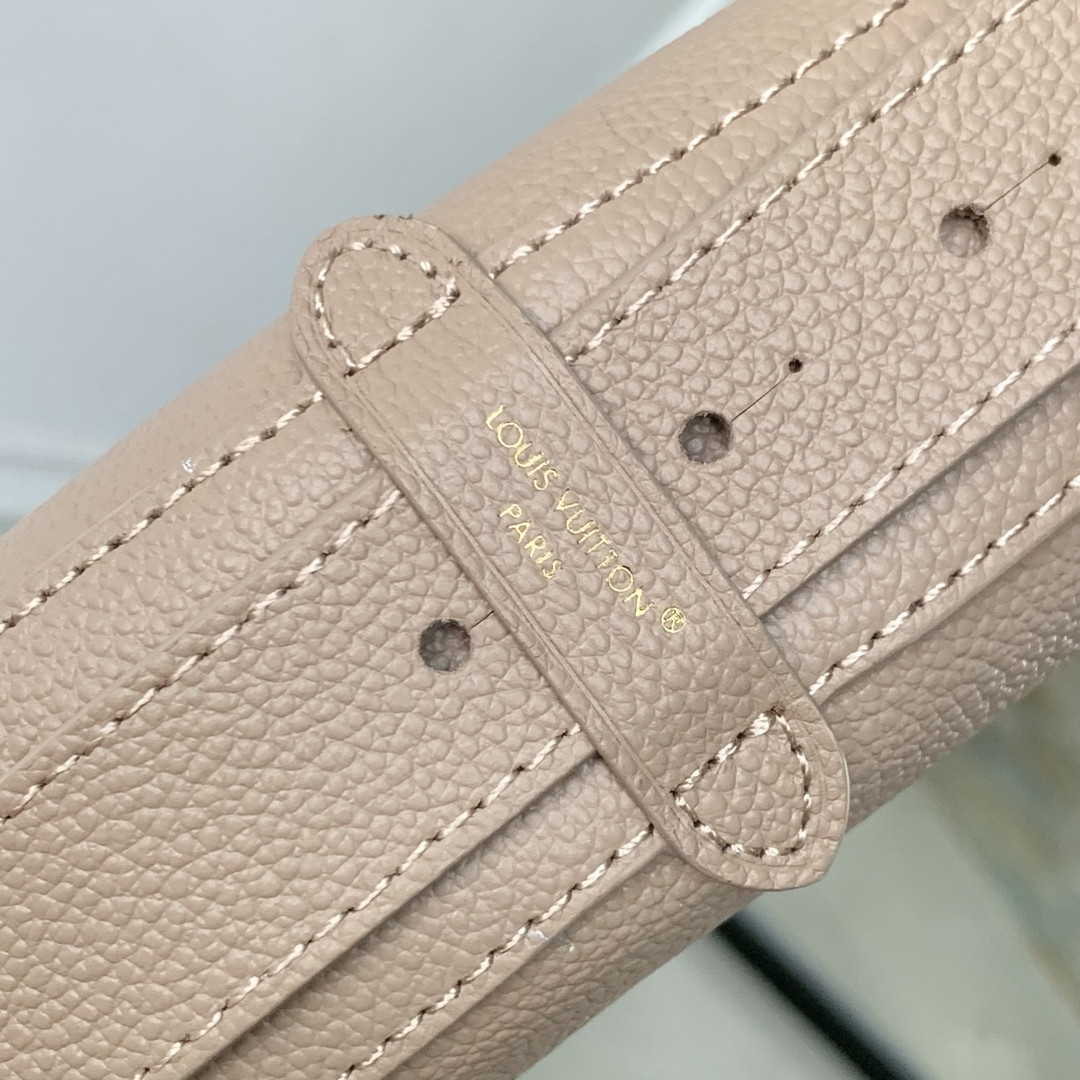 LV Low Key Cookie MM M14635 32x26x5cm