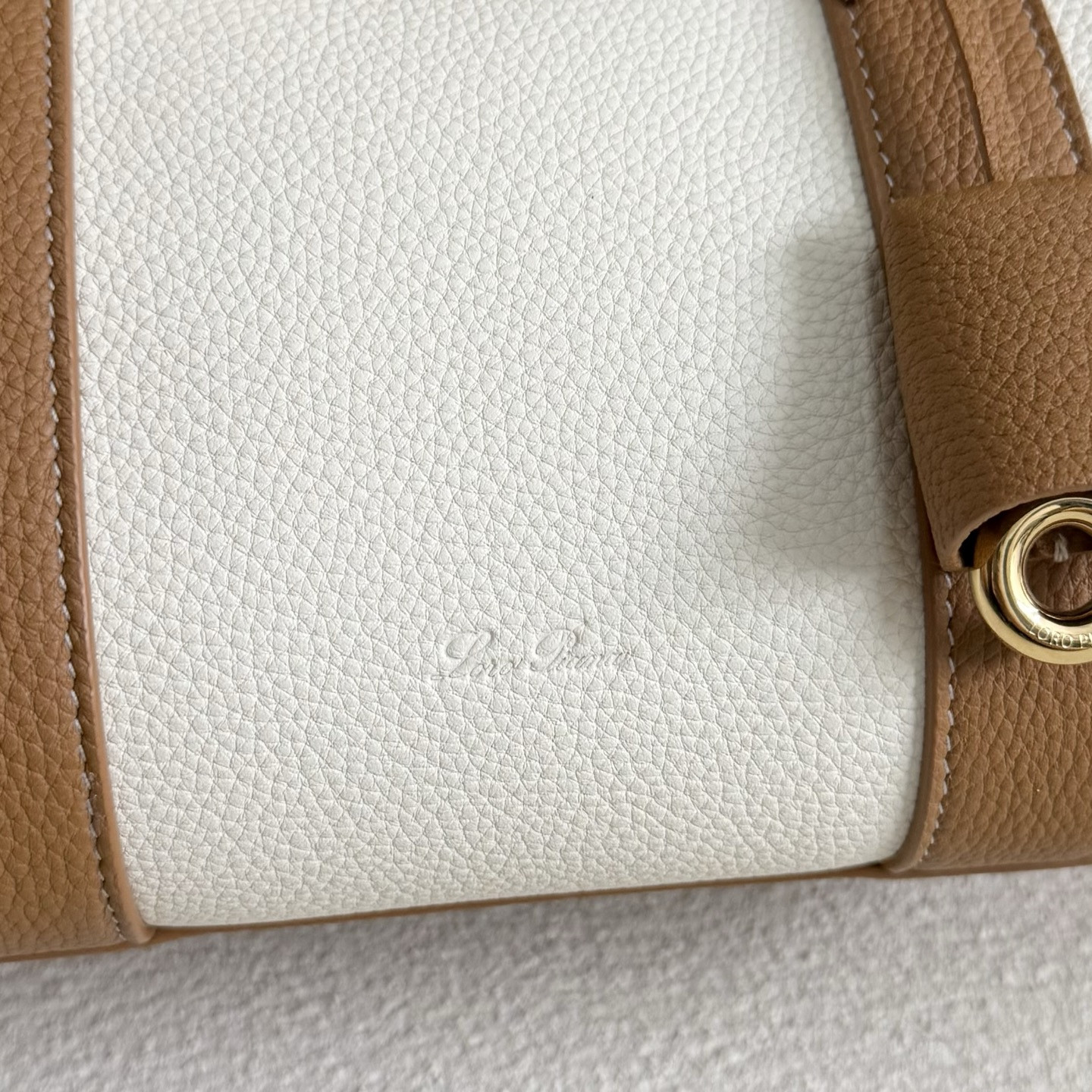 L**o p*ana loom l25 calfskin 25x18x12.5cm