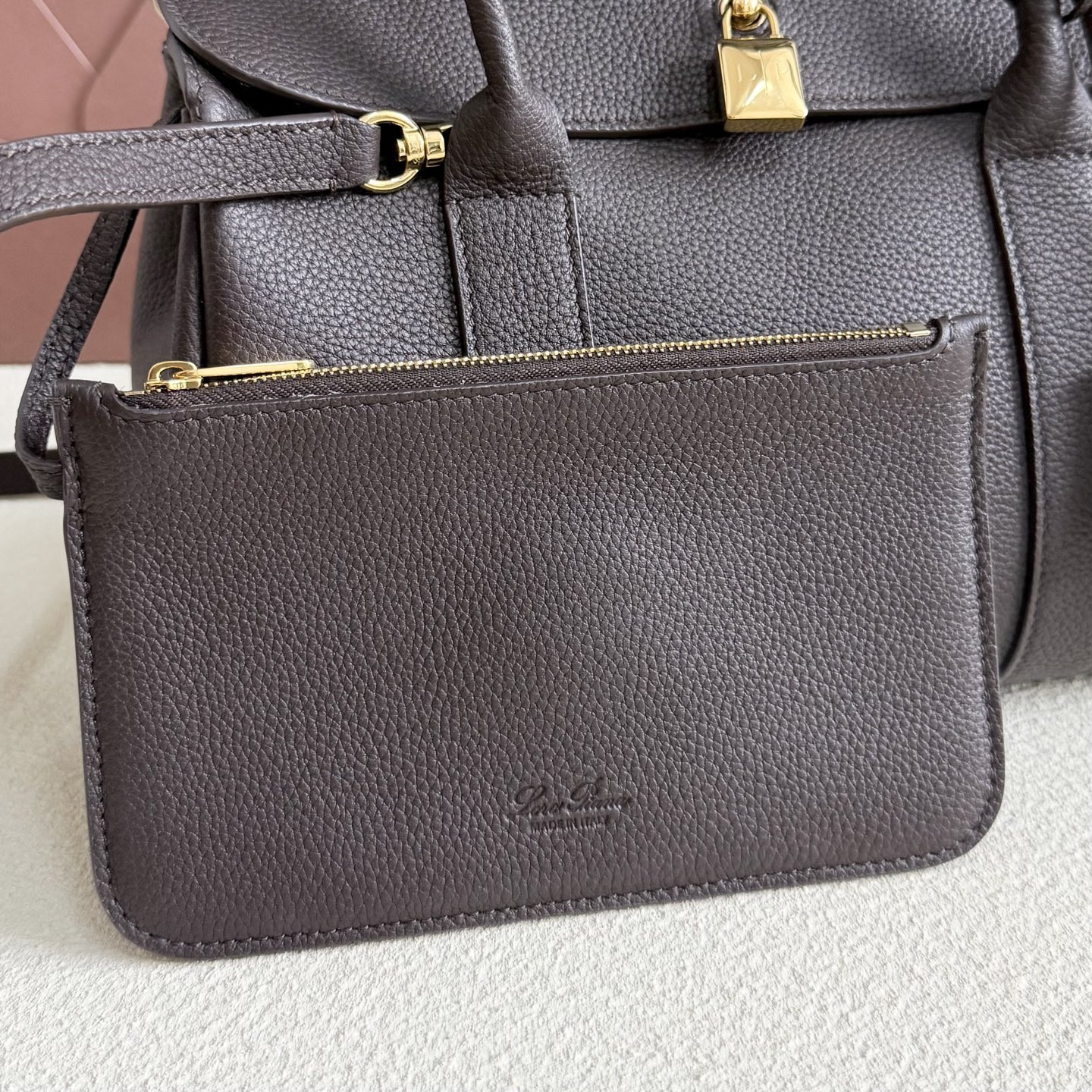 L**o p*ana loom l25 calfskin 25x18x12.5cm