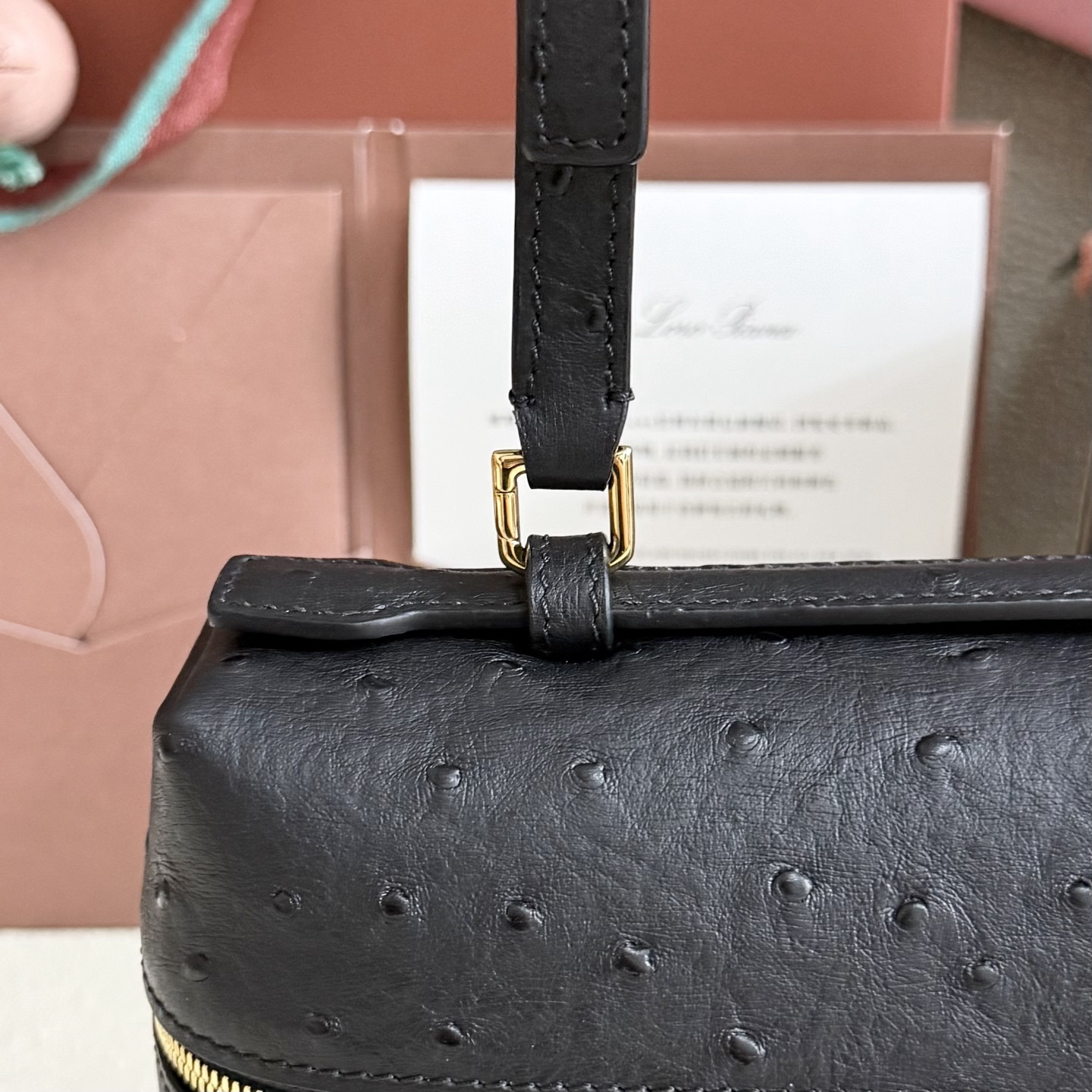 L**o p*ana extra pocket l27 ostrich-grained leather 16x27x10cm