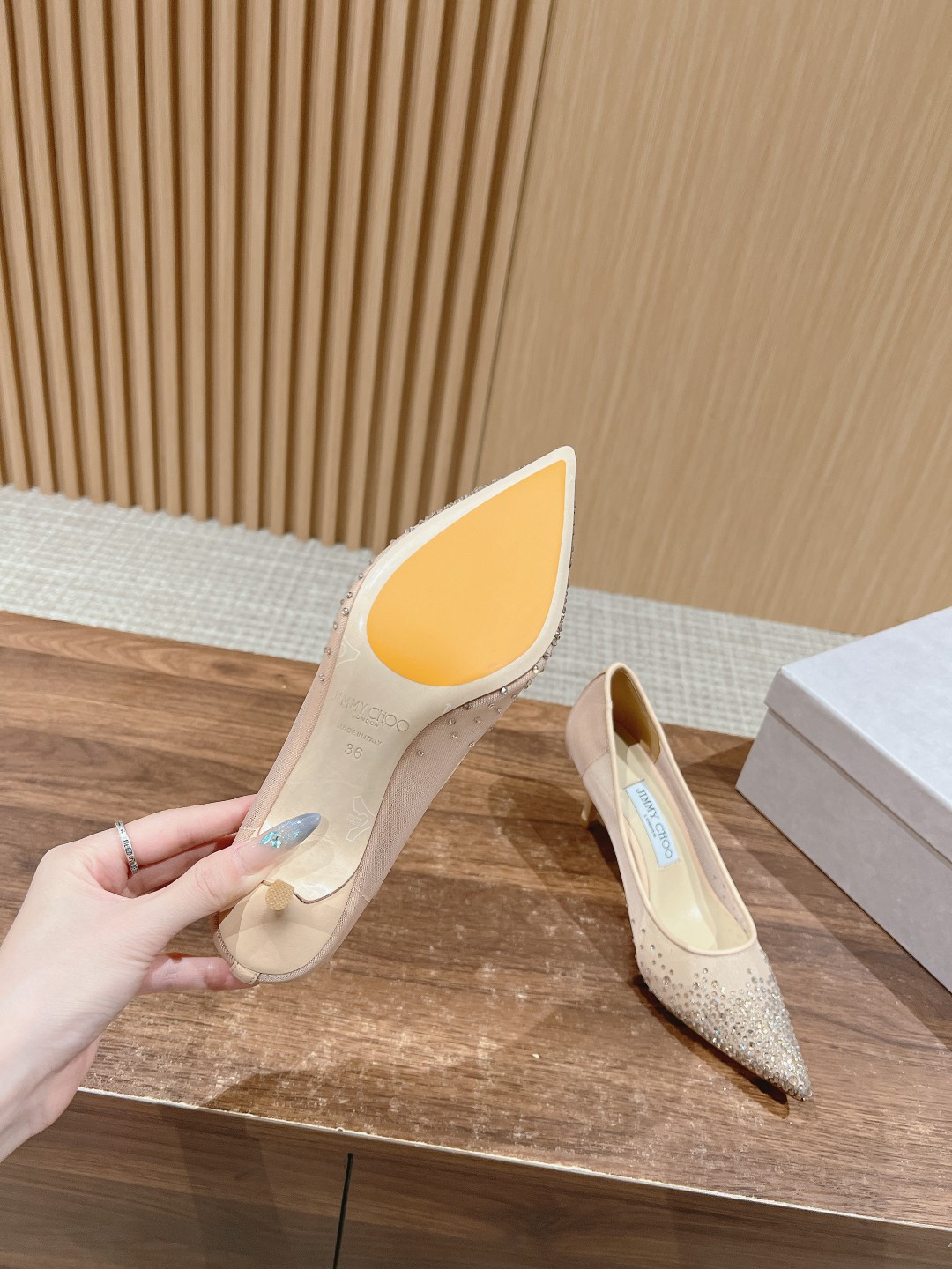 ua Ji*y Ch* pointed pumps